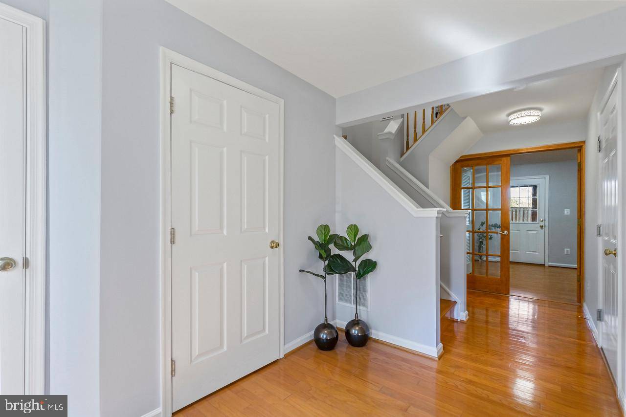 Centreville, VA 20121,14104 DARKWOOD CIR