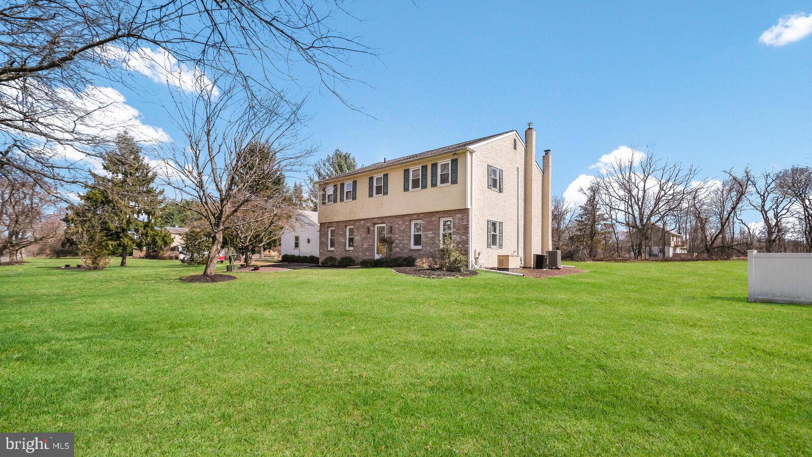 Doylestown, PA 18902,5823 VILLAGE LN