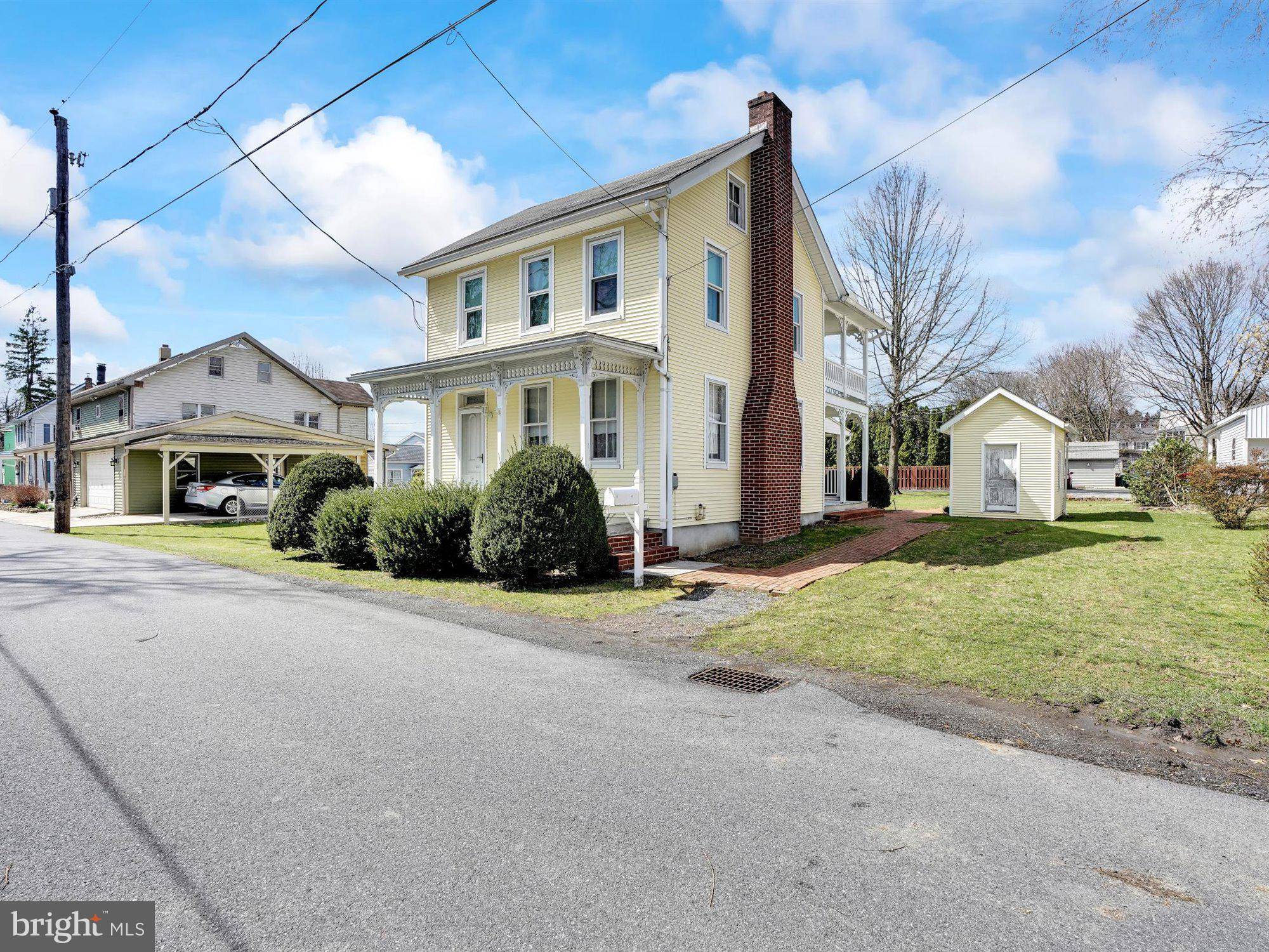 Pine Grove, PA 17963,40 CARBON ST