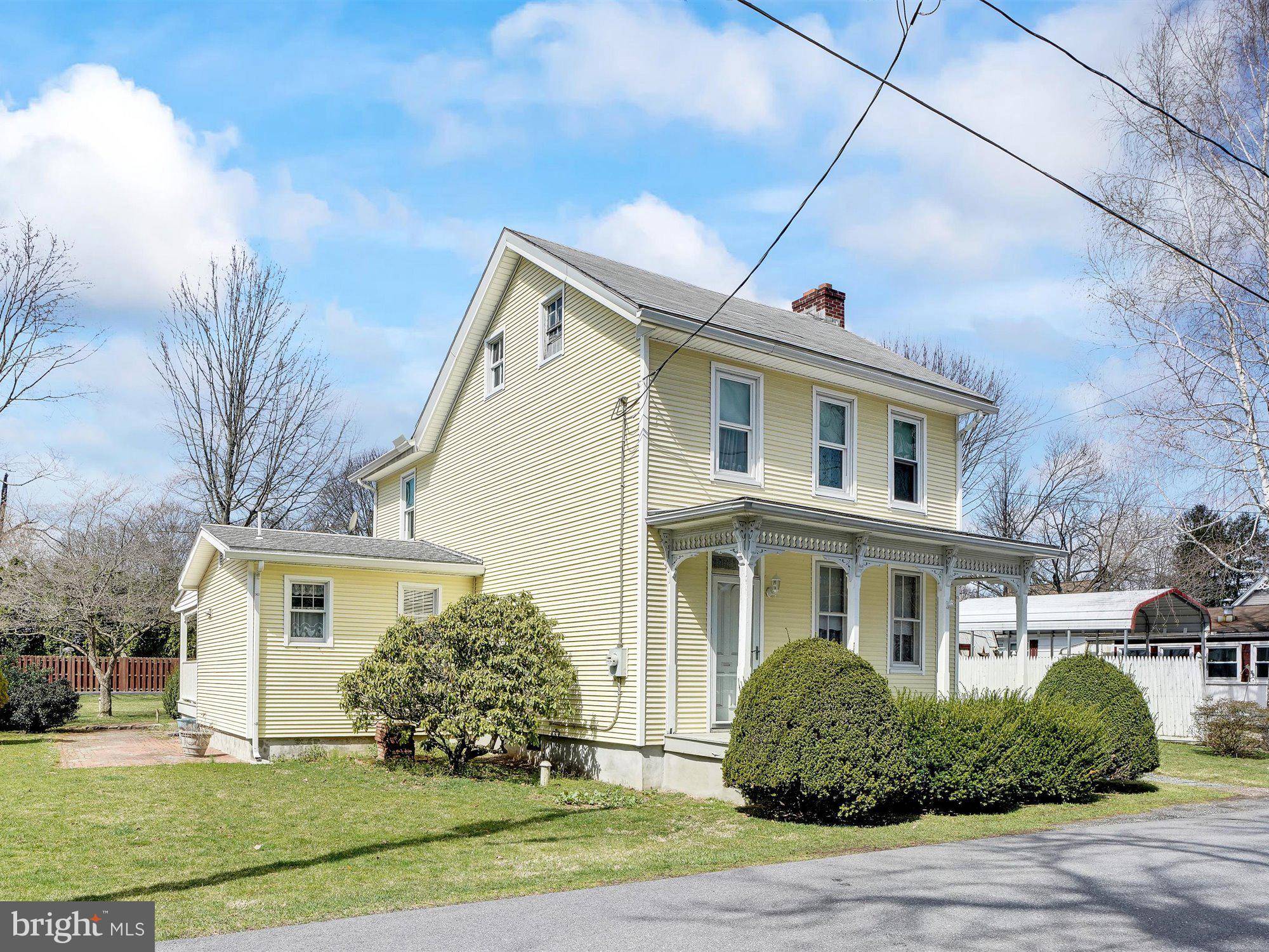 Pine Grove, PA 17963,40 CARBON ST