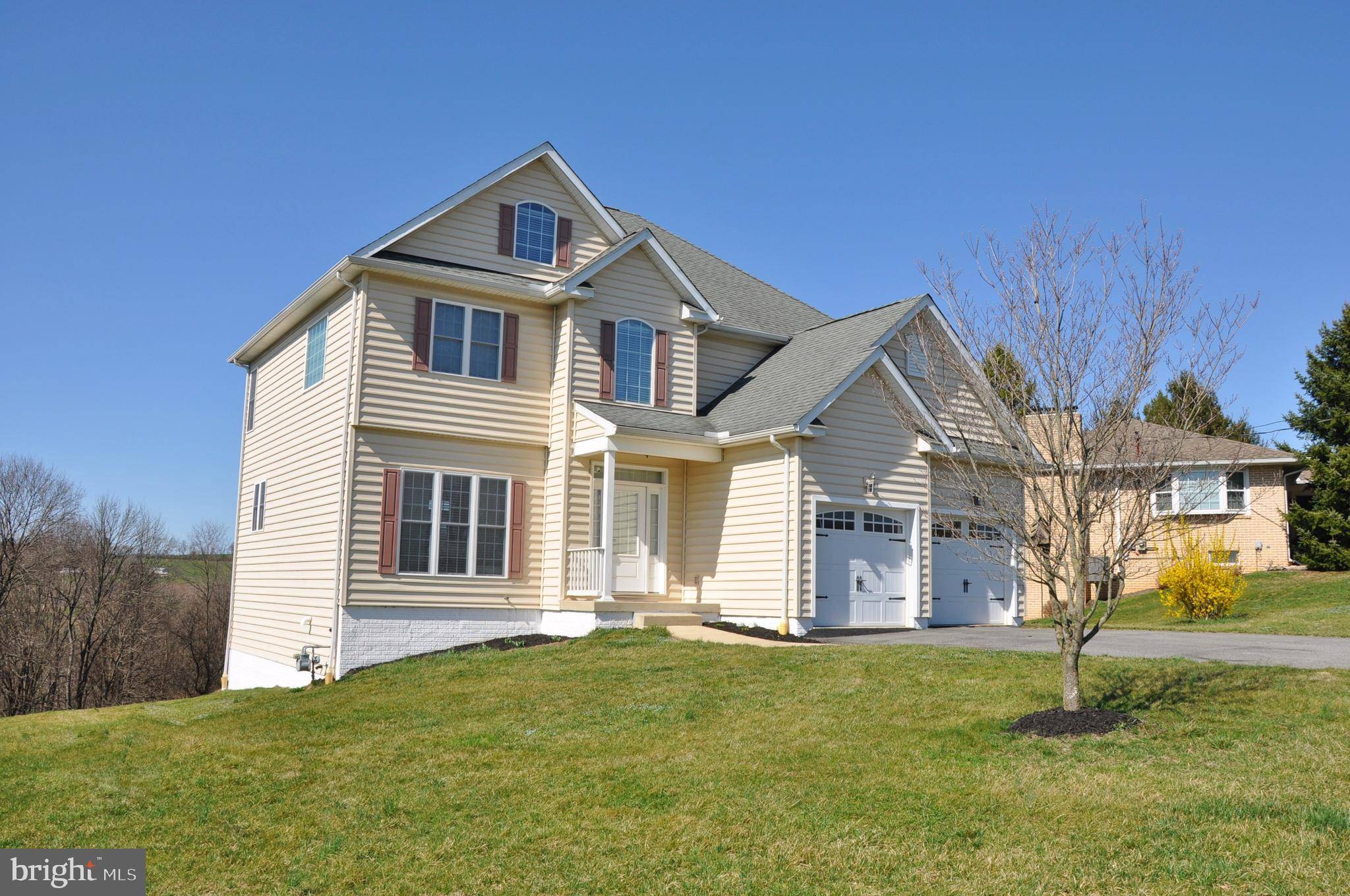 Glen Rock, PA 17327,112 WEST CT