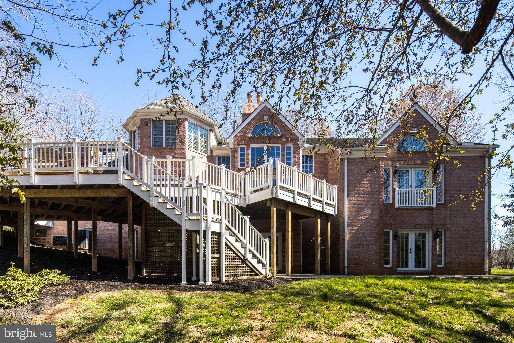 Oakton, VA 22124,2606 LASSWADE LN