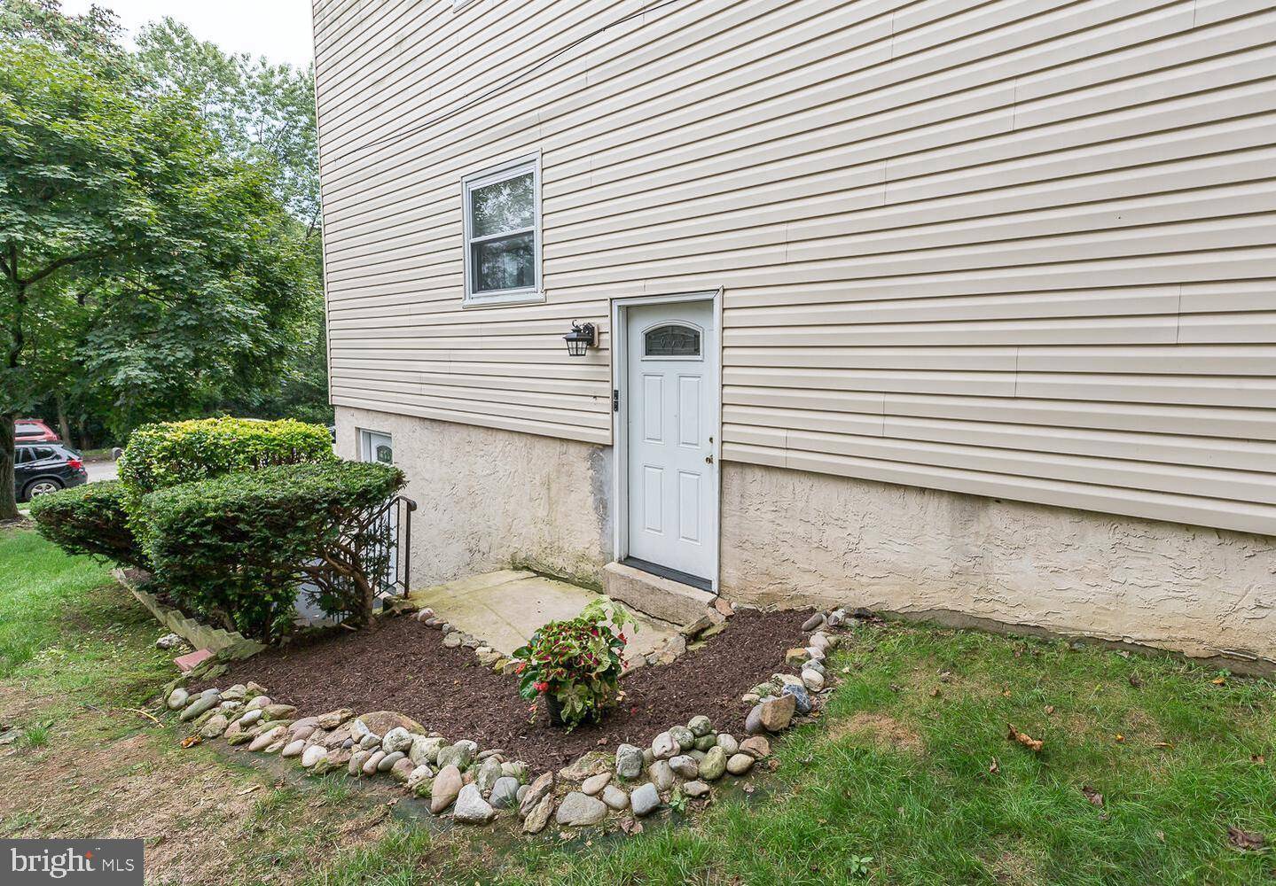 Clifton Heights, PA 19018,526 GIA CIR