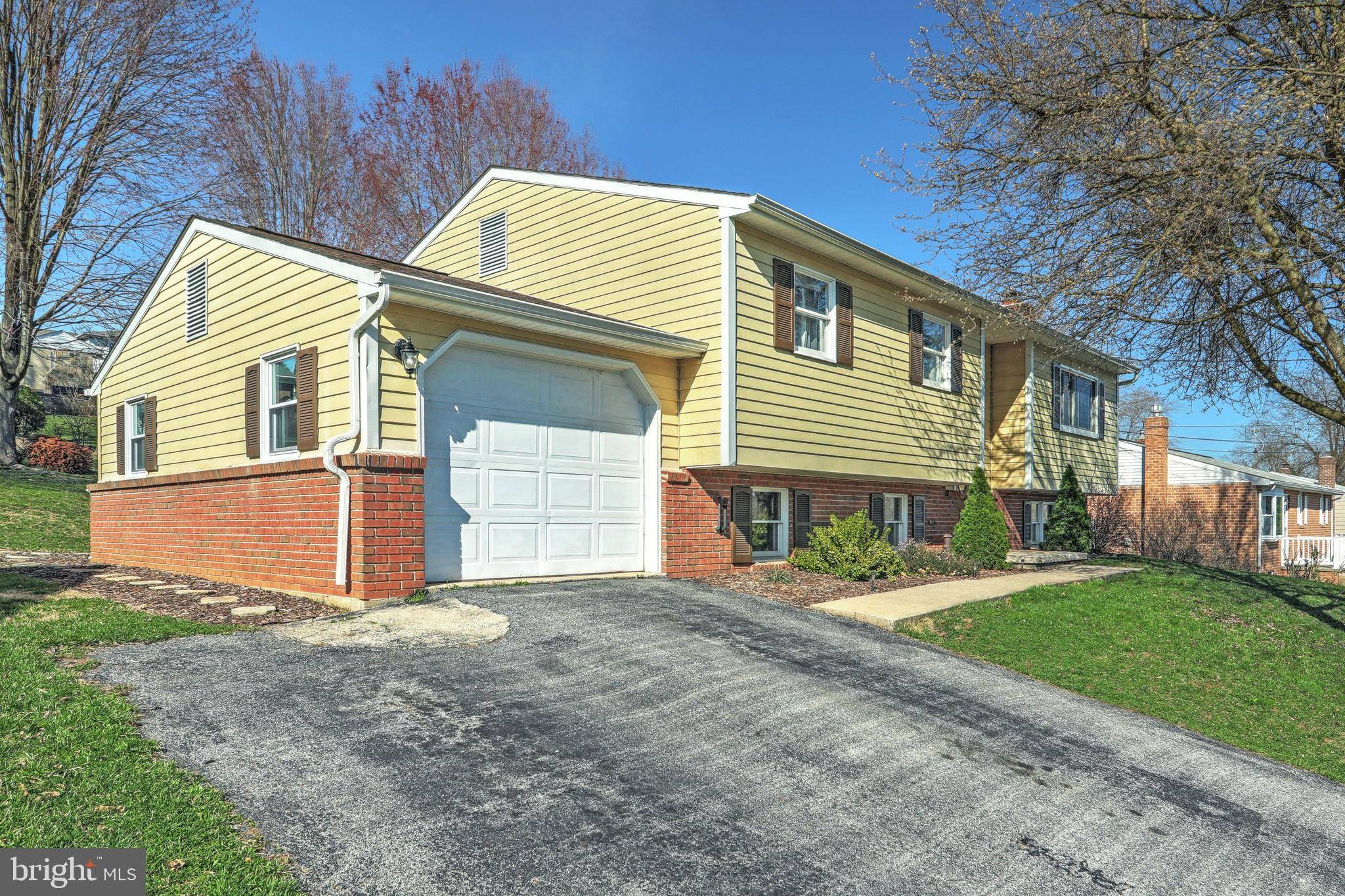 Dallastown, PA 17313,2949 HERRLYN CT