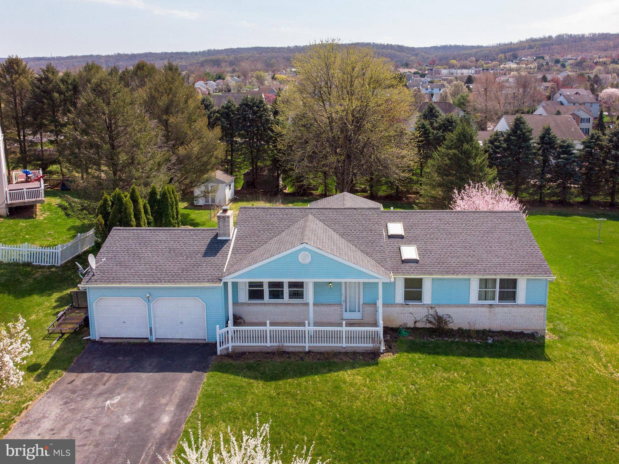 Blandon, PA 19510,437 GOLDEN DR