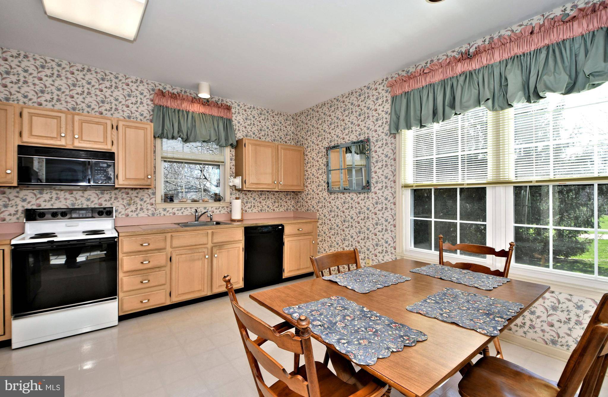 Lansdale, PA 19446,110 PINECREST LN