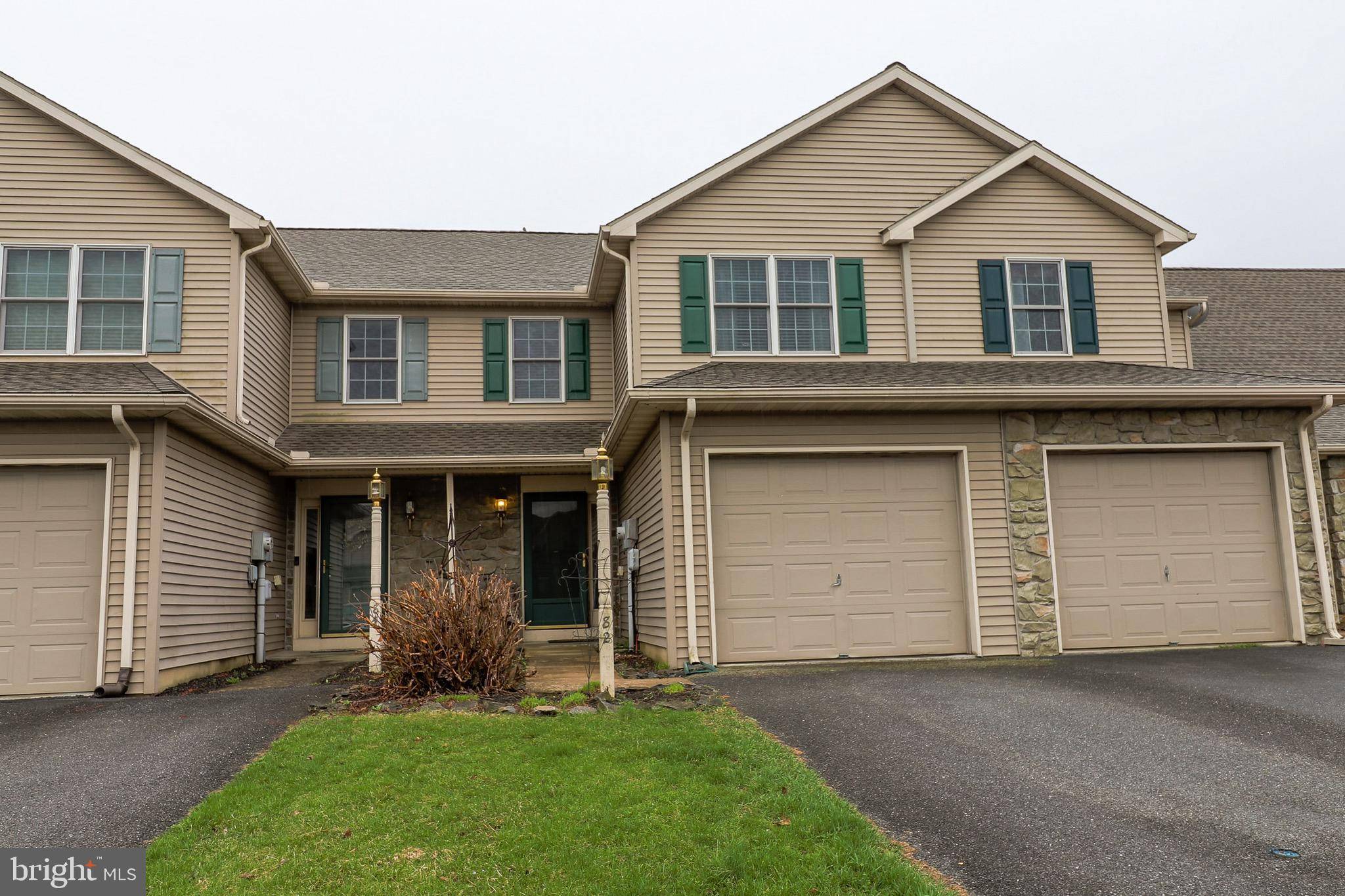 Lititz, PA 17543,82 PEBBLE CREEK DR