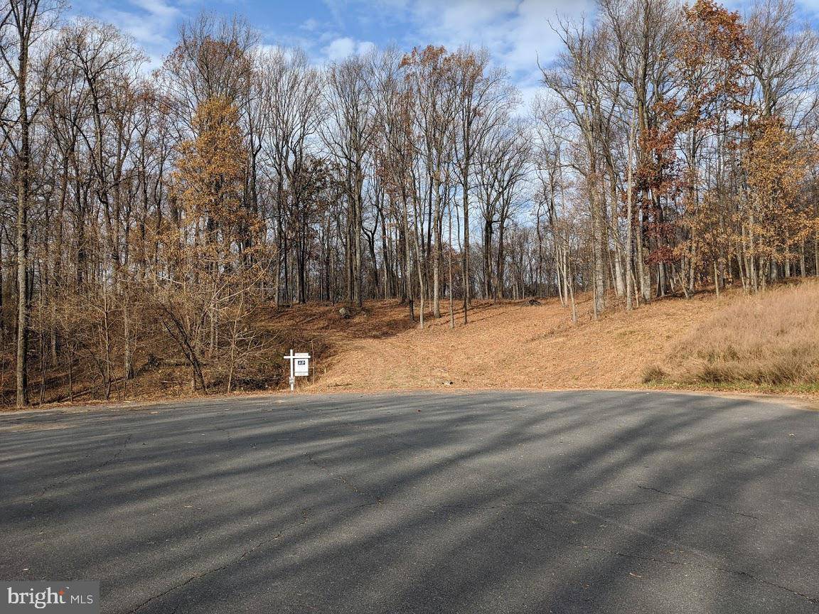 Round Hill, VA 20141,35350 ROUND KNOLL CT