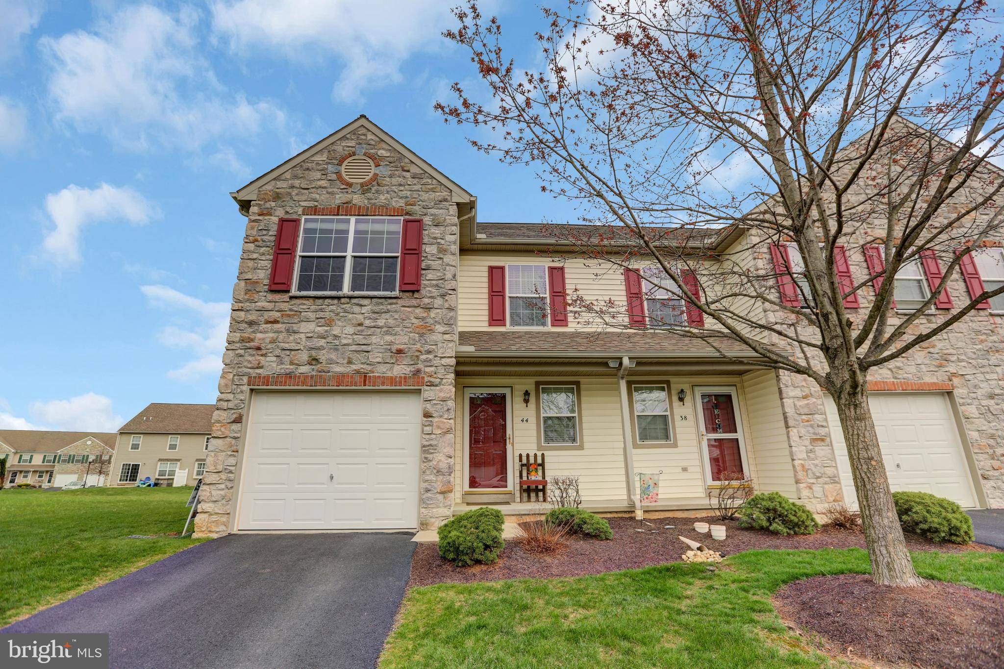 Palmyra, PA 17078,44 N VILLAGE CIR