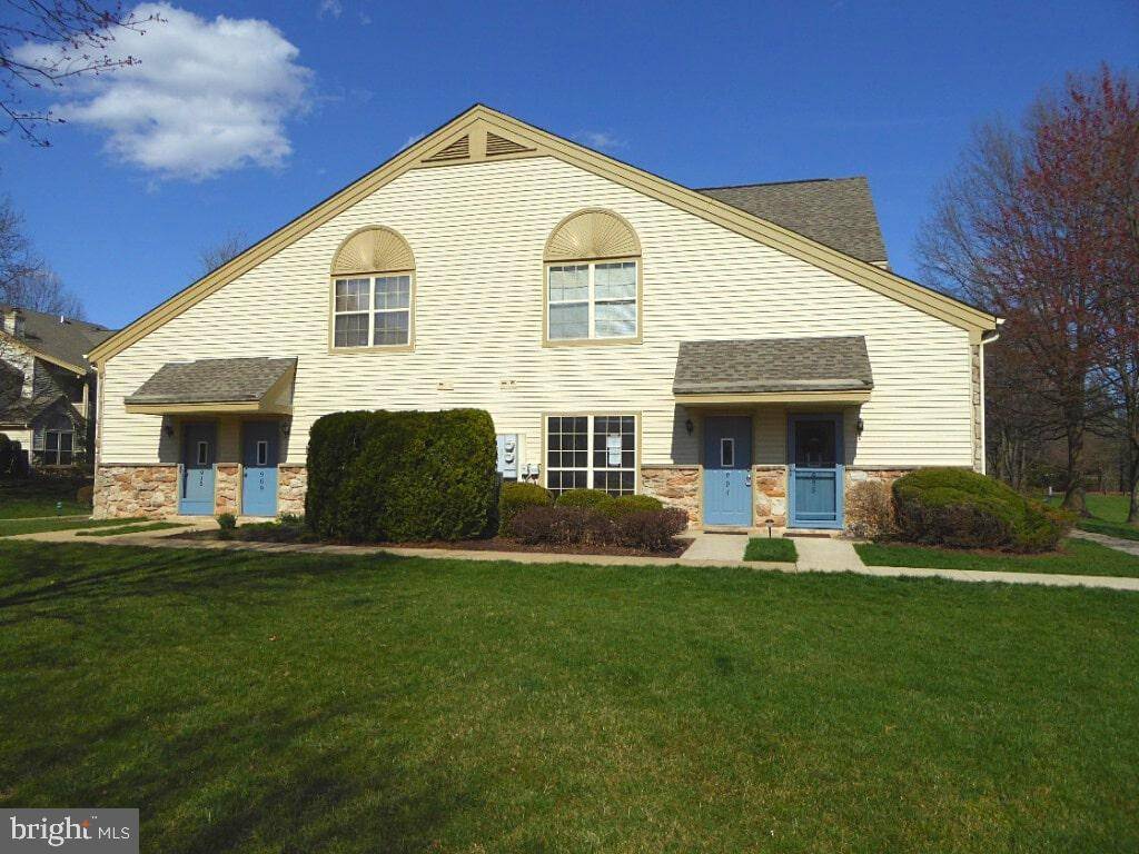 Royersford, PA 19468,907 FOXMEADOW DR