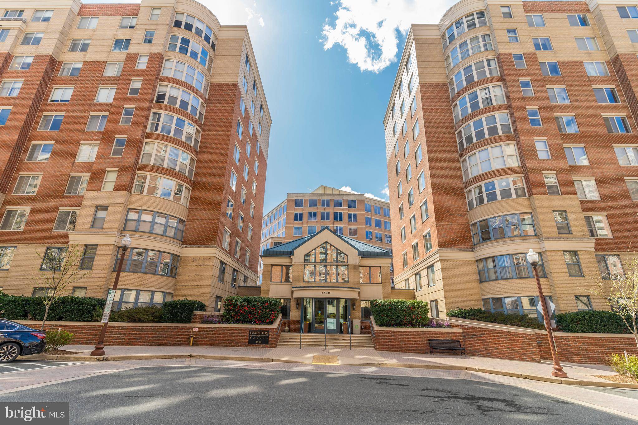 Arlington, VA 22203,3830 9TH ST N #206W