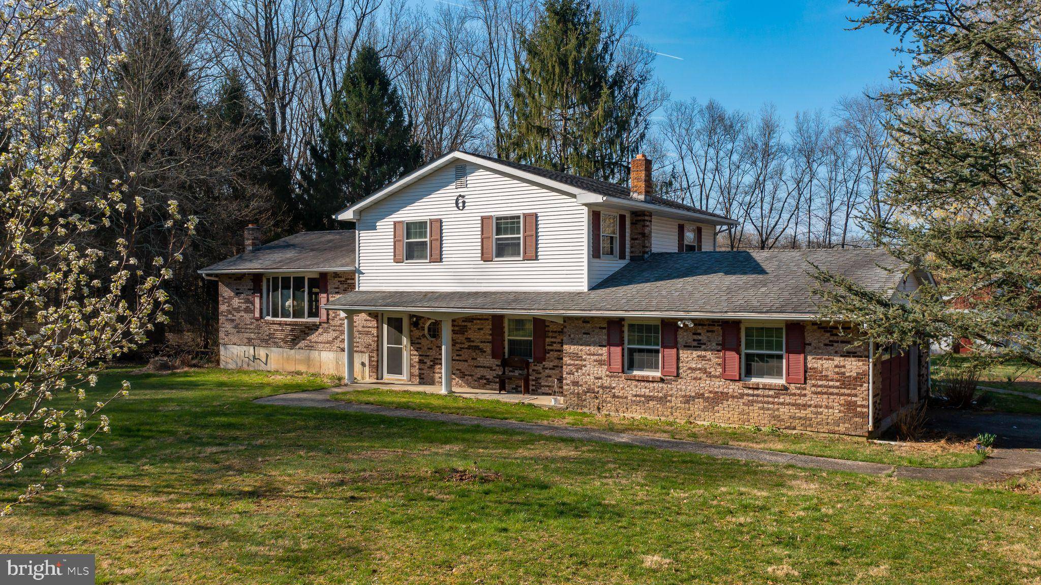 Oley, PA 19547,504 LONG LN