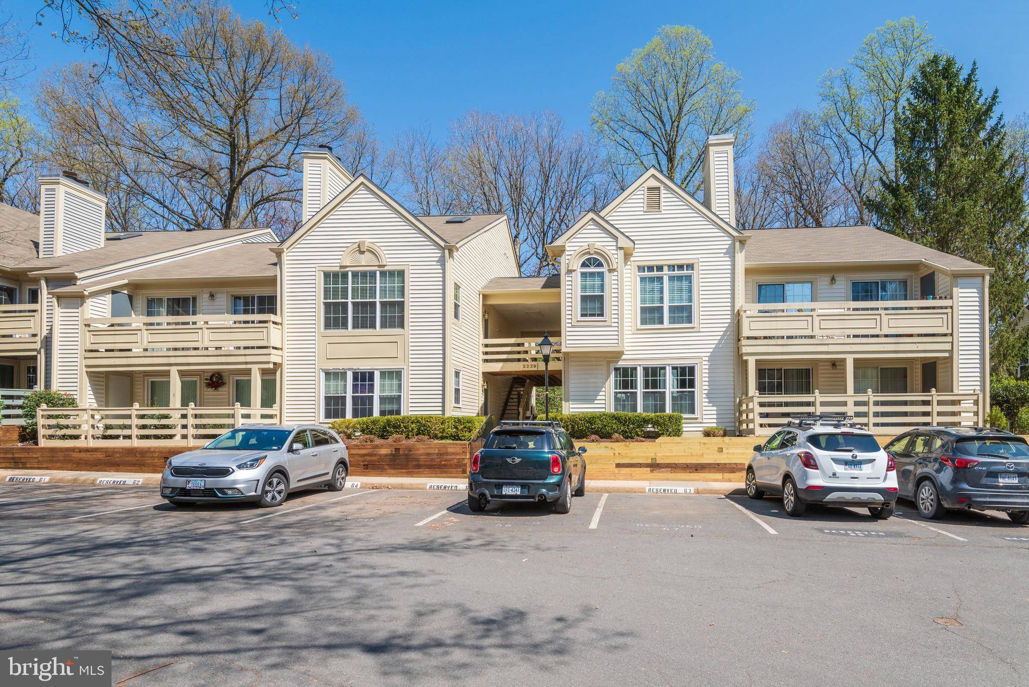 Reston, VA 20191,2229 LOVEDALE LN #305B