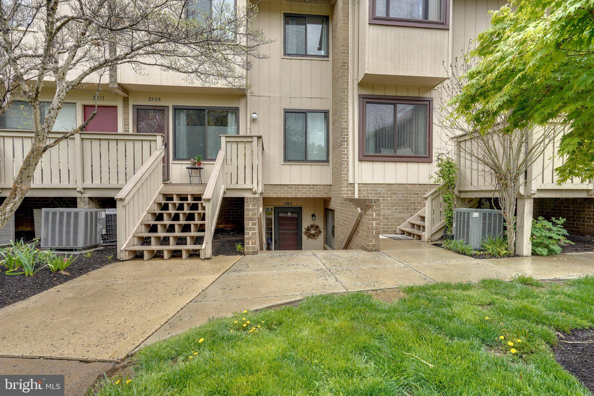 Vienna, VA 22181,2586 GLENGYLE DR #134