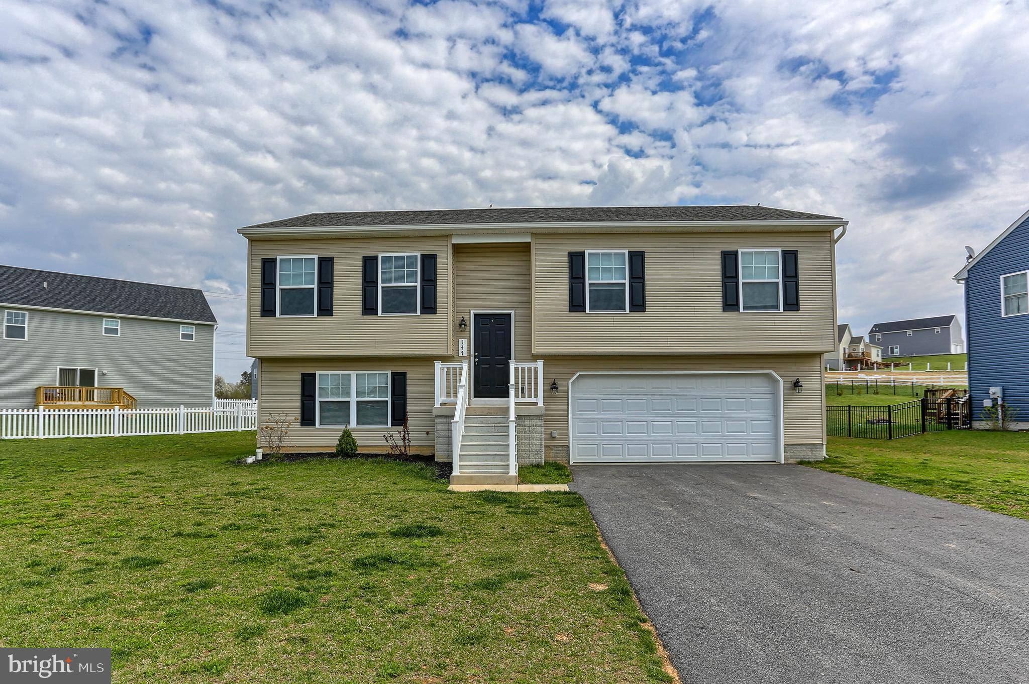 York, PA 17408,147 VALLEY VIEW CIR