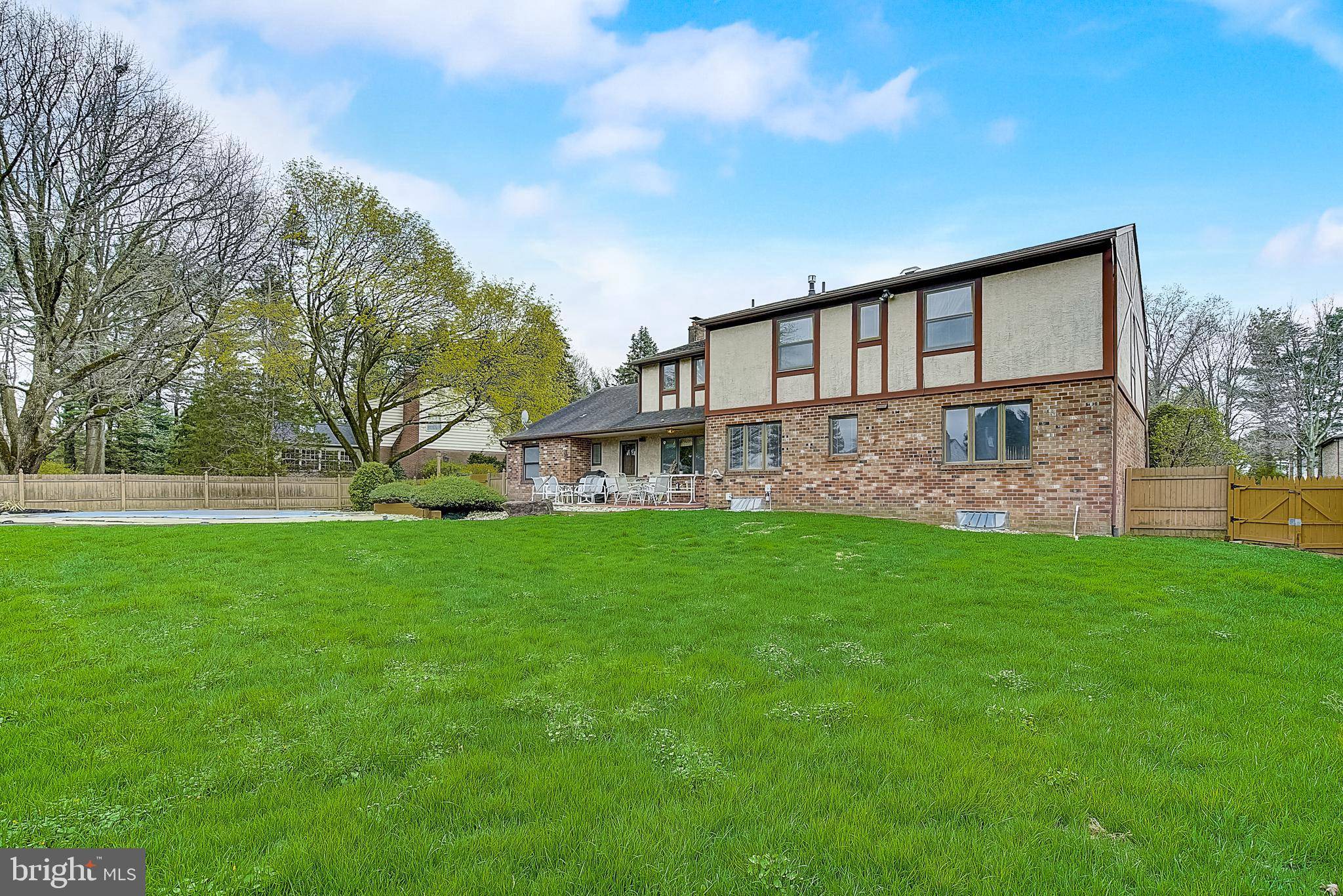 Huntingdon Valley, PA 19006,279 CRANBERRY DR