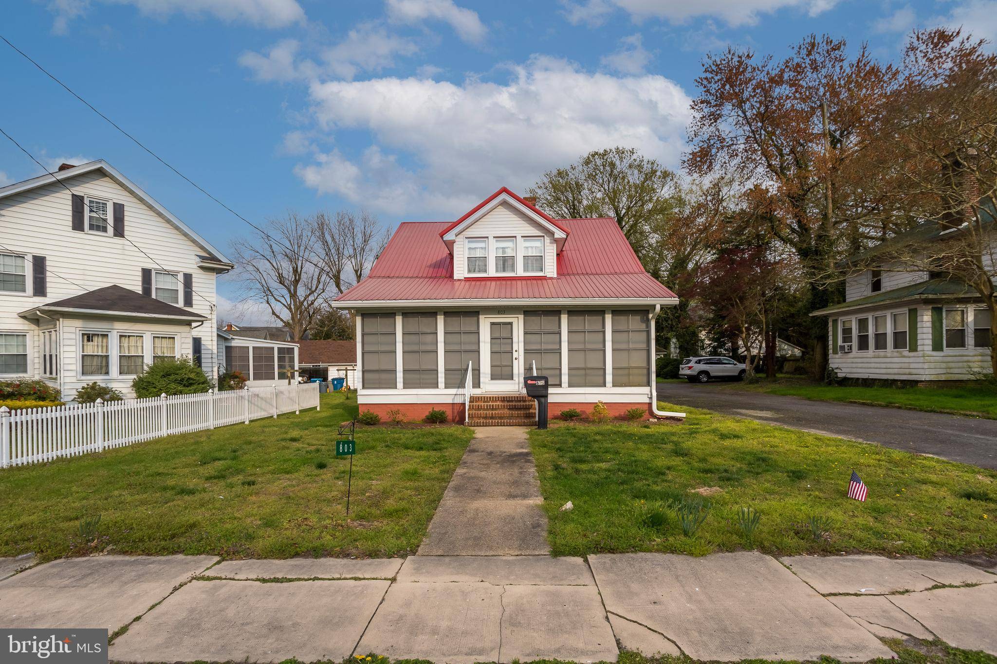 Laurel, DE 19956,803 WEST ST