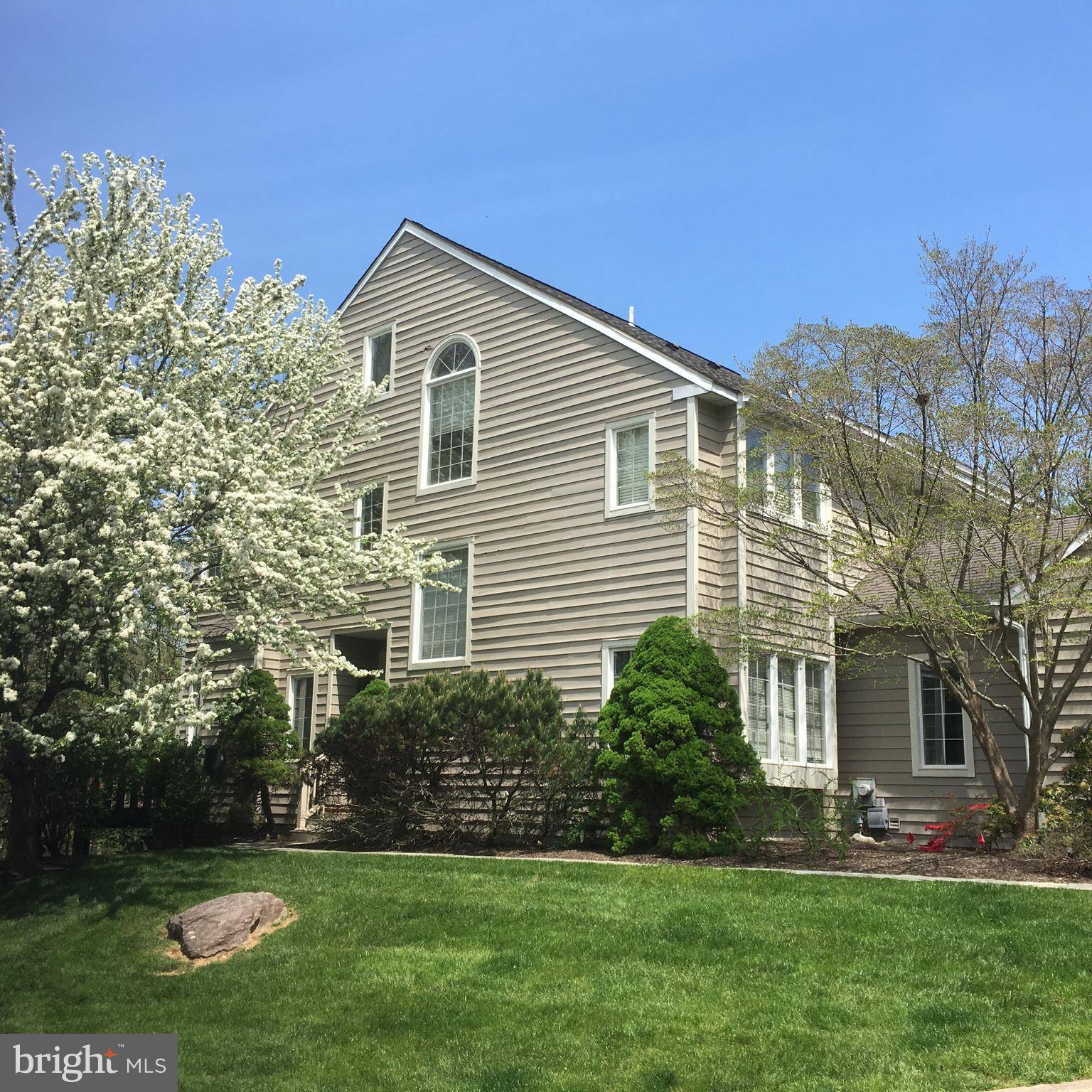 Newtown Square, PA 19073,413 WOODED WAY