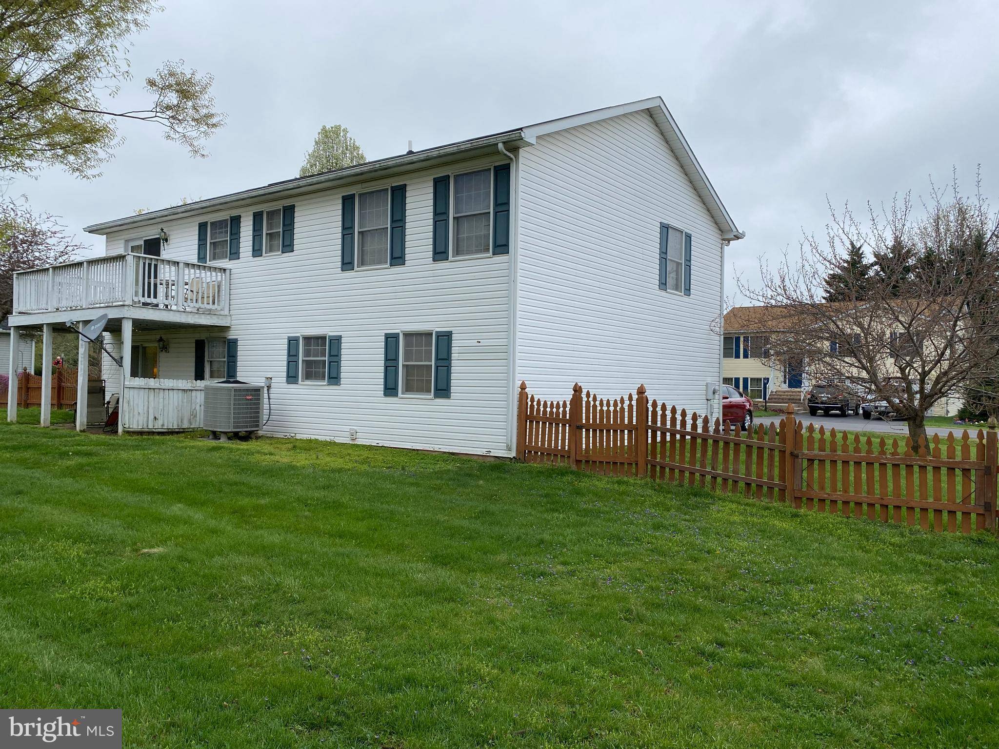 Falling Waters, WV 25419,62 ORIOLE LN