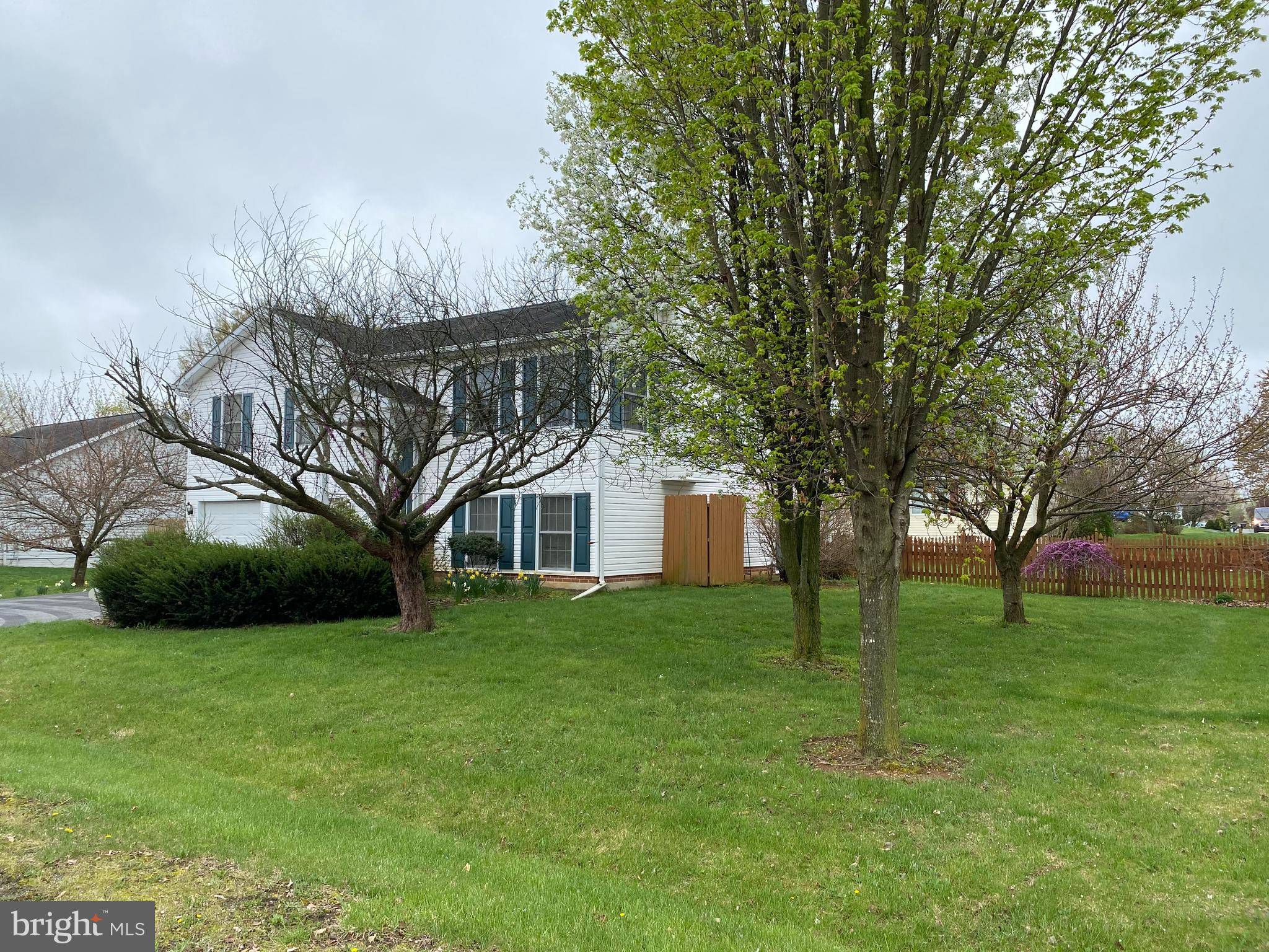 Falling Waters, WV 25419,62 ORIOLE LN