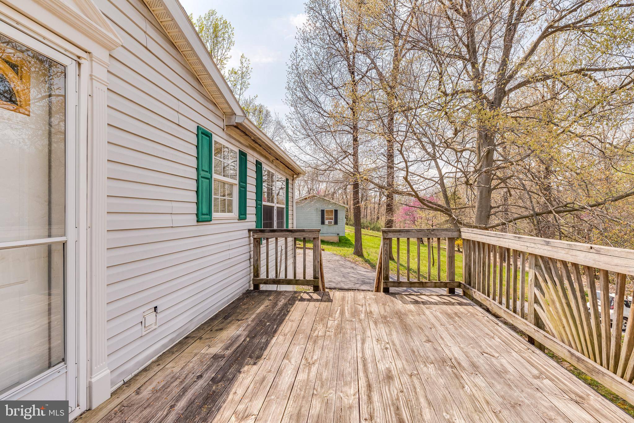 Harpers Ferry, WV 25425,53 CAMP HILL LN