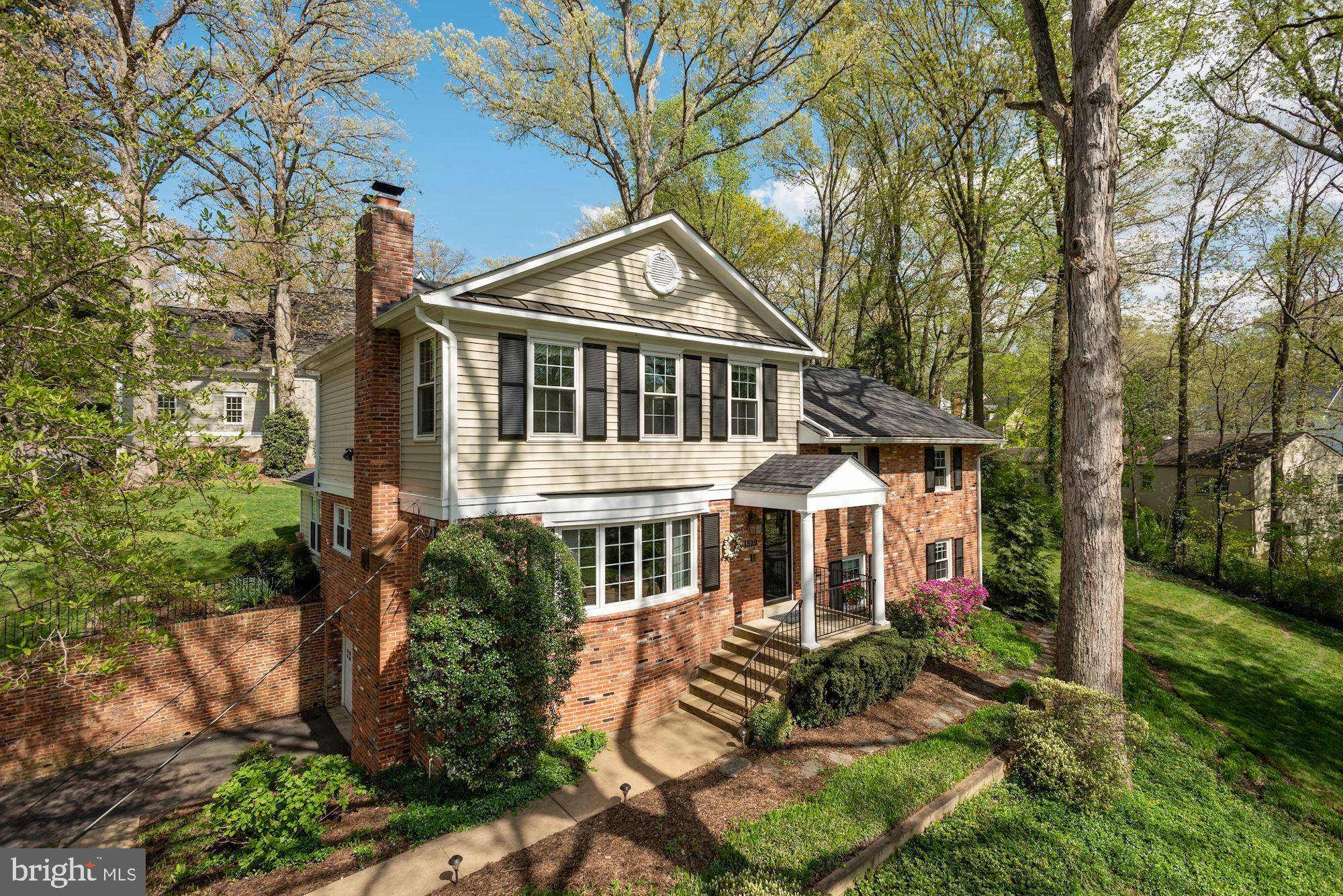 Mclean, VA 22101,1529 HARDWOOD LN