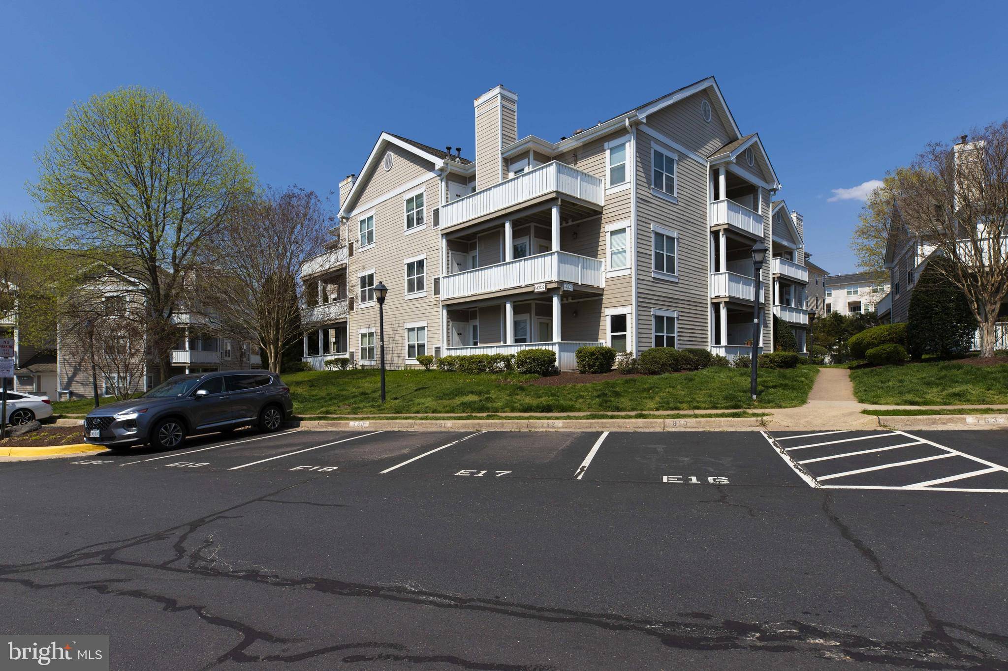 Centreville, VA 20121,14302 ROSY LN #12