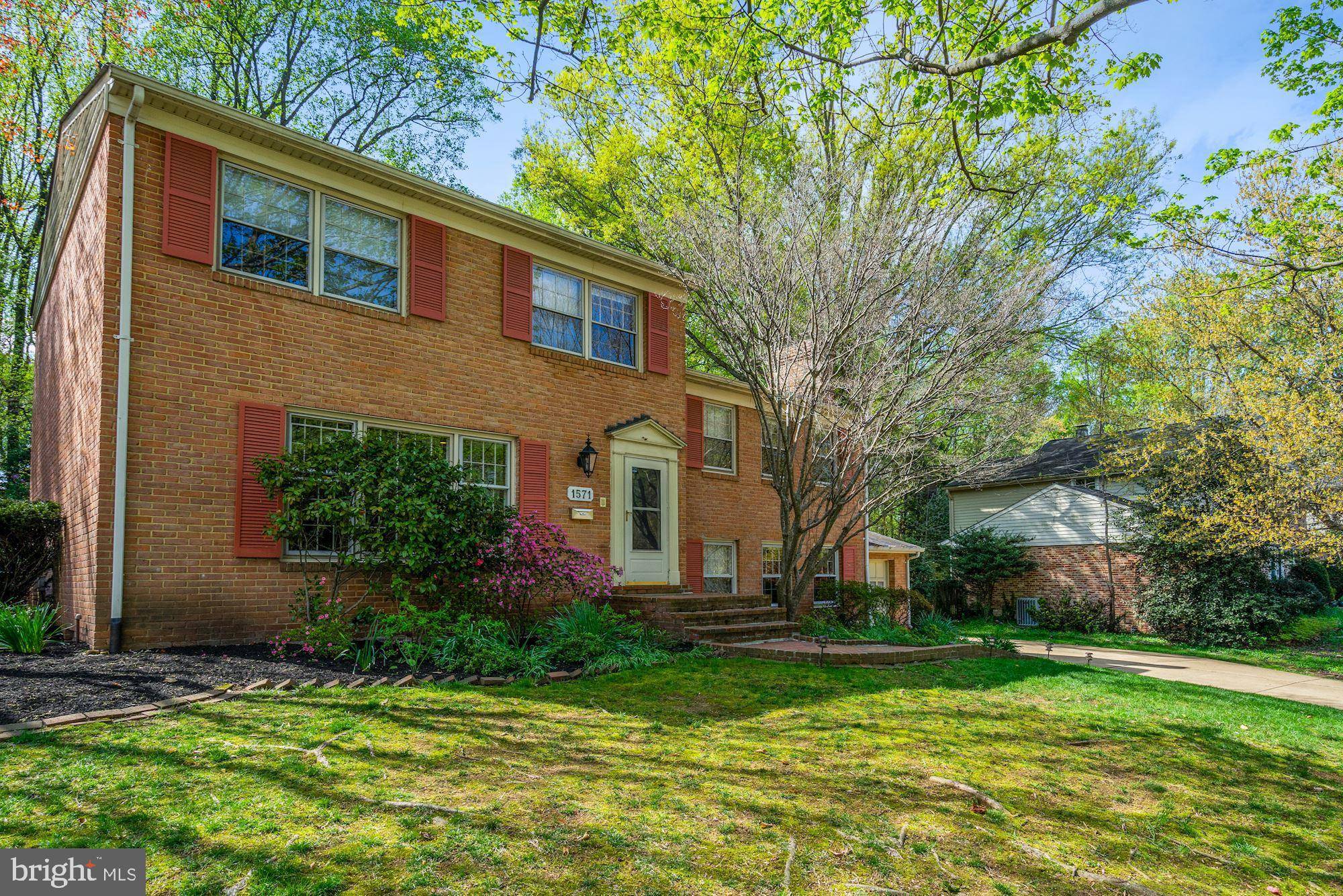 Mclean, VA 22101,1571 FOREST VILLA LN