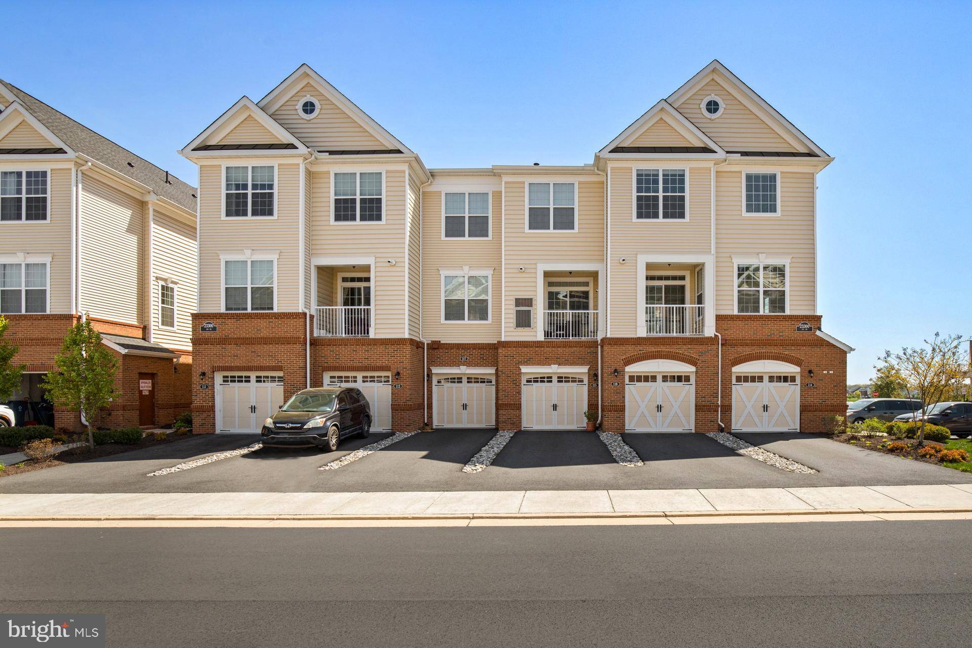 Ashburn, VA 20148,23300 MILLTOWN KNOLL SQ #114