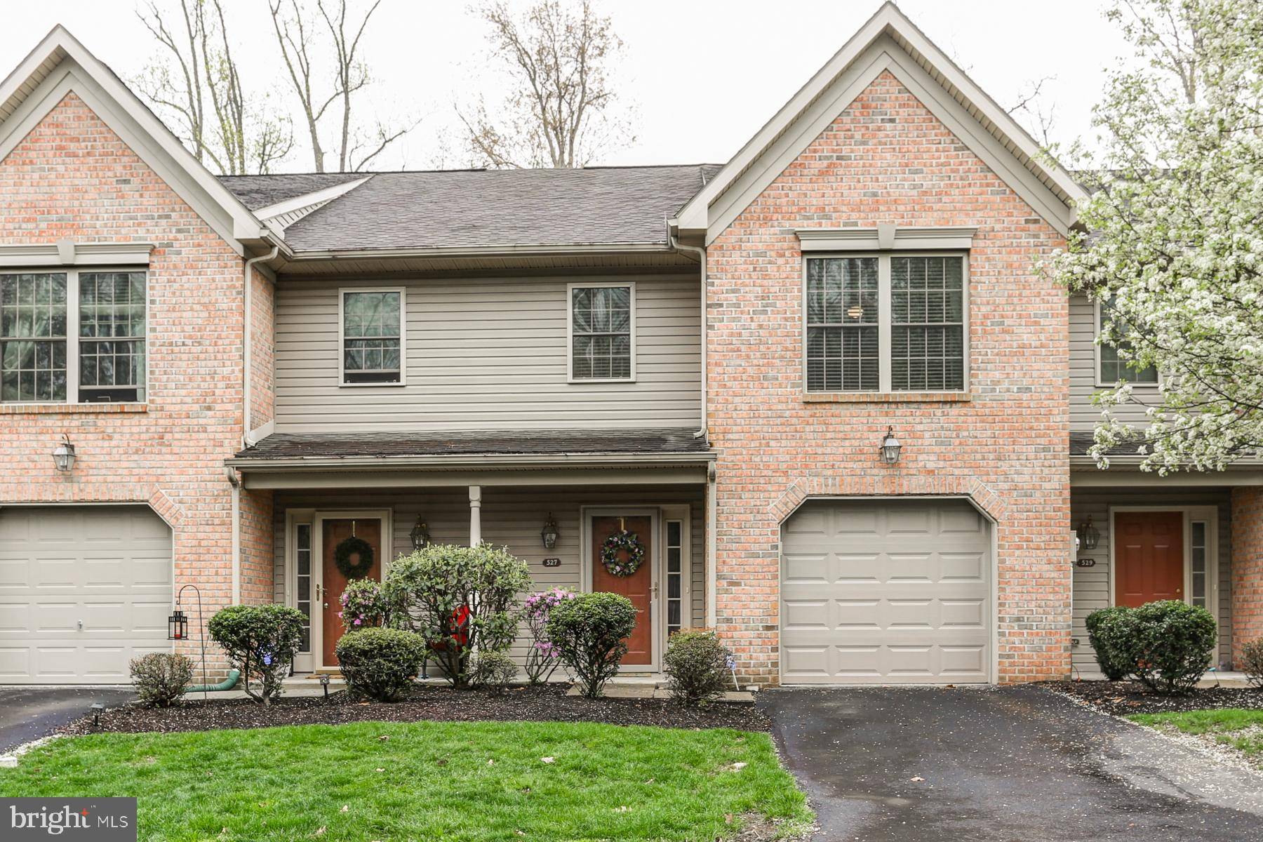 Harrisburg, PA 17110,527 POND VIEW CT