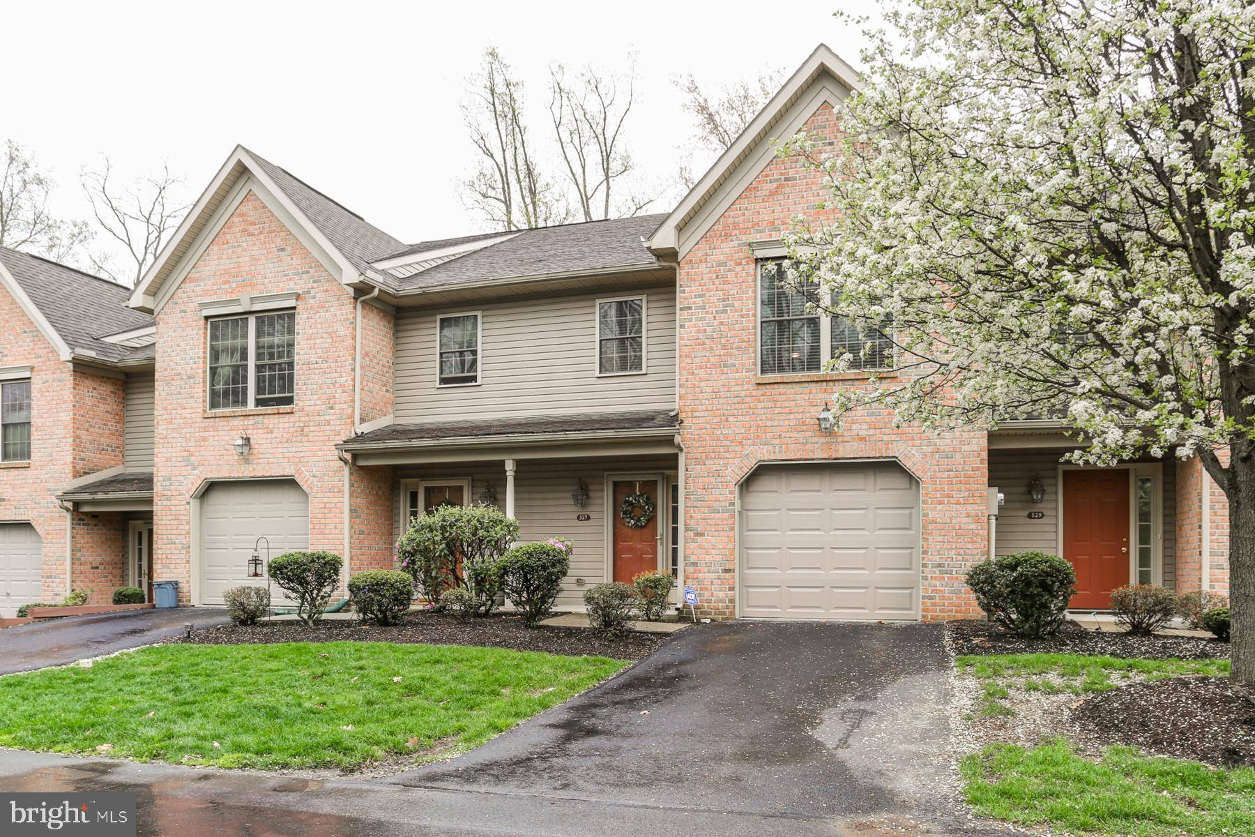 Harrisburg, PA 17110,527 POND VIEW CT