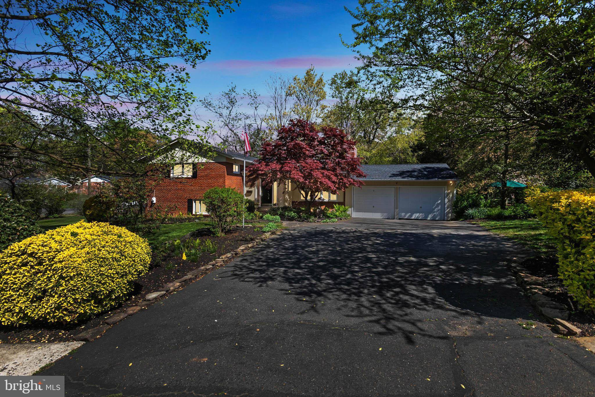 Falls Church, VA 22042,6822 VALLEY BROOK DR