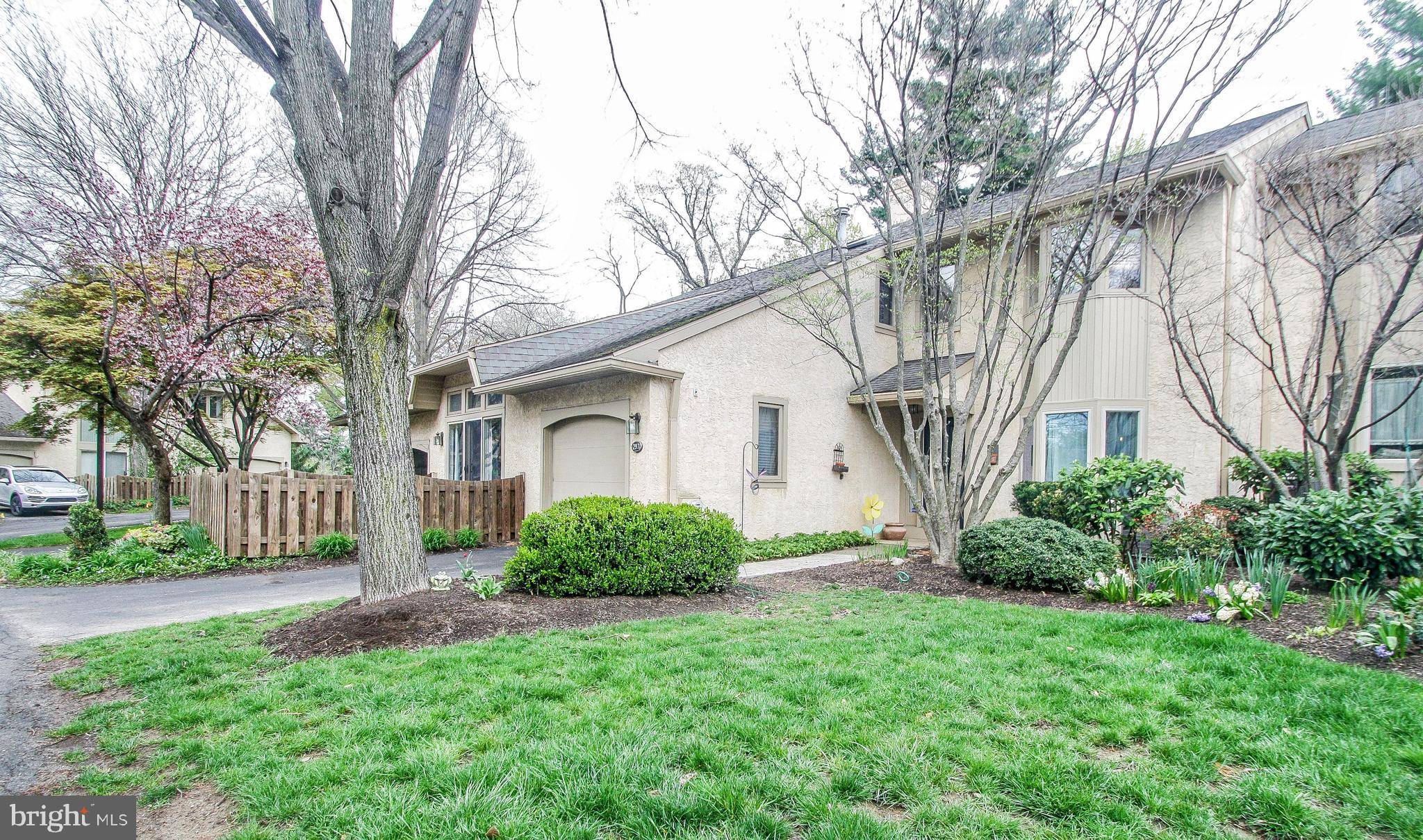 Elkins Park, PA 19027,297 IRONWOOD CIR