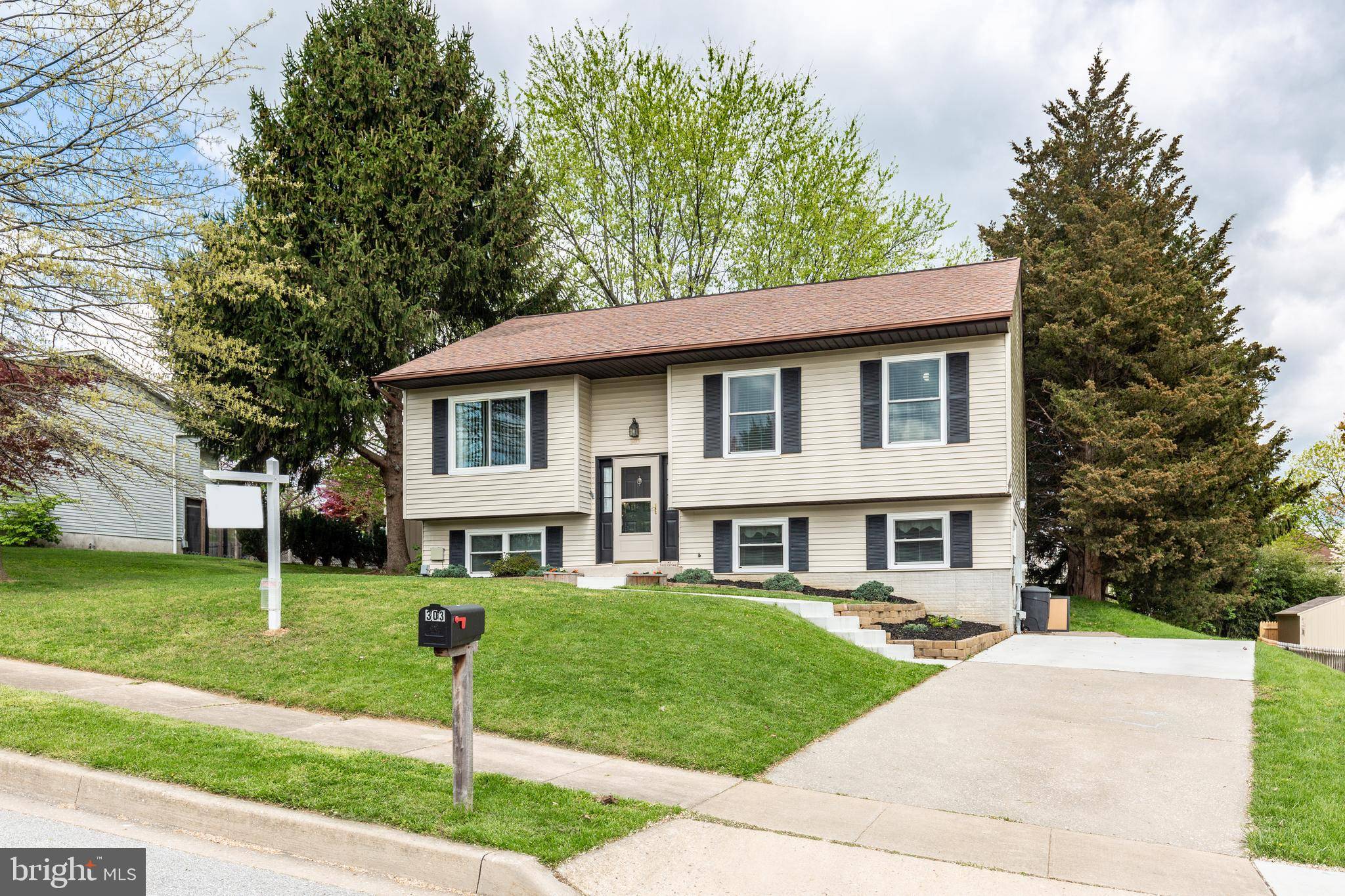 Westminster, MD 21158,303 CRESTVIEW CT