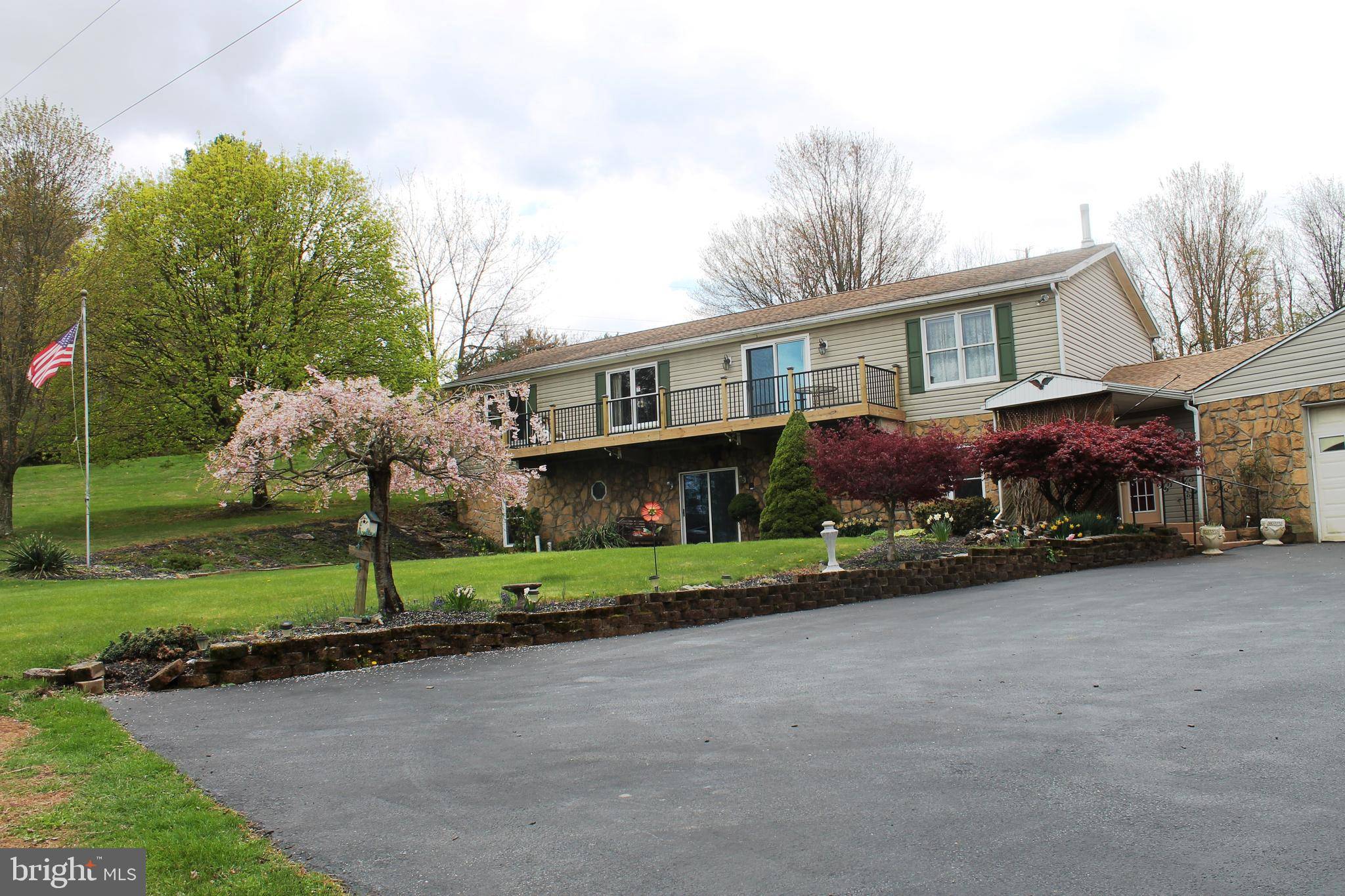 Orwigsburg, PA 17961,21 STEWART LN