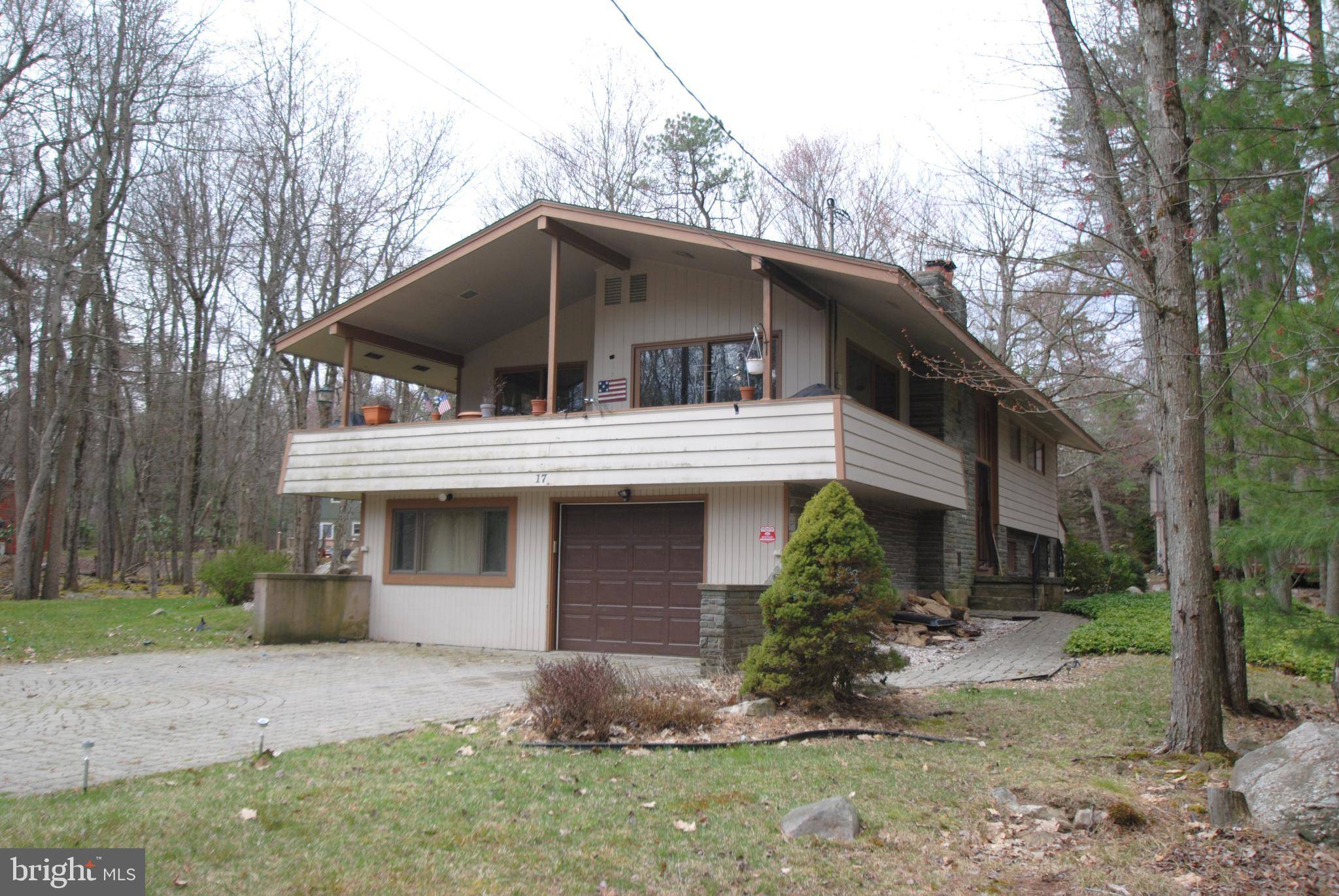 Lake Harmony, PA 18624,17 RED OAK RD