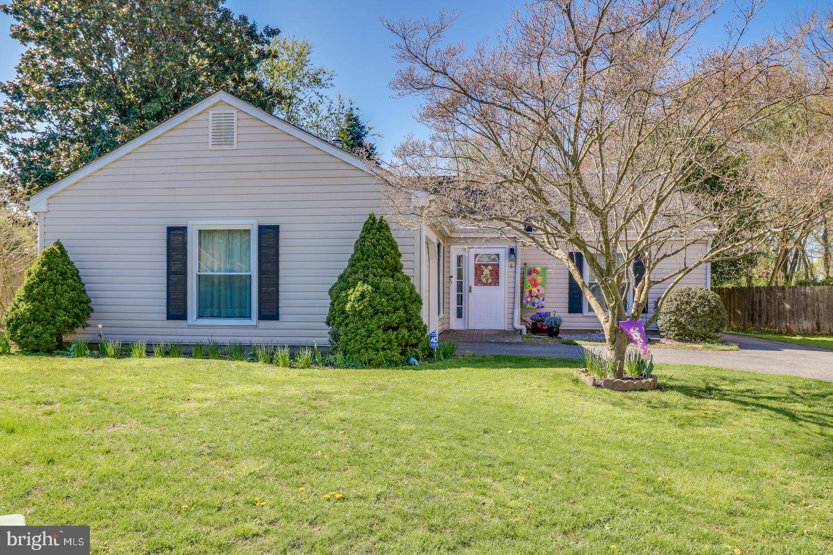 Newark, DE 19702,8 HAMPTON CT