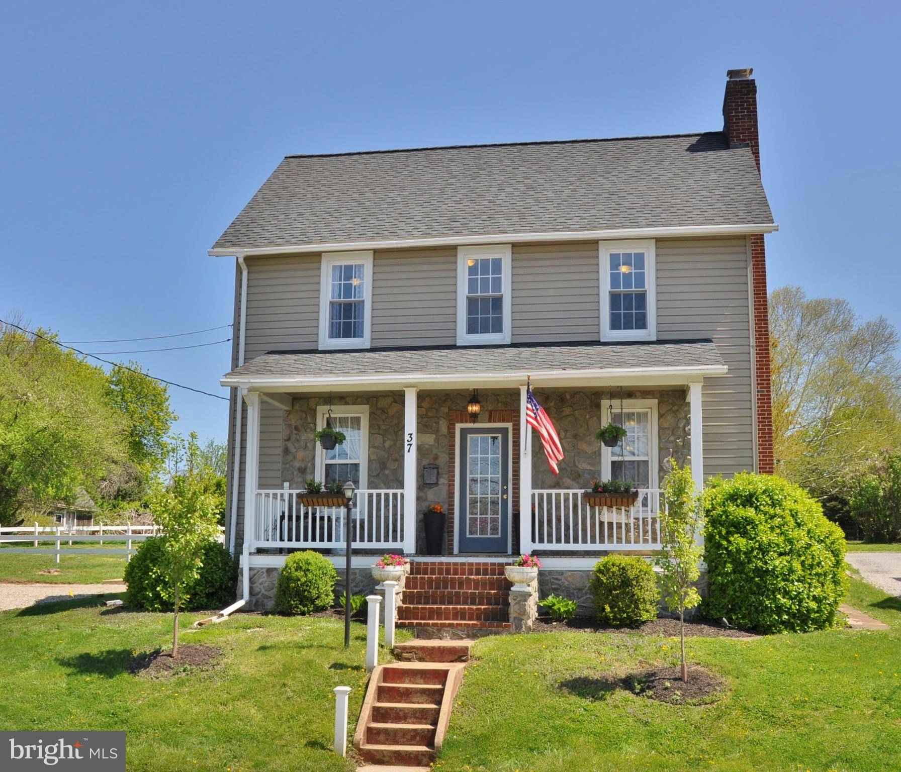 Stewartstown, PA 17363,37 HIGH ST