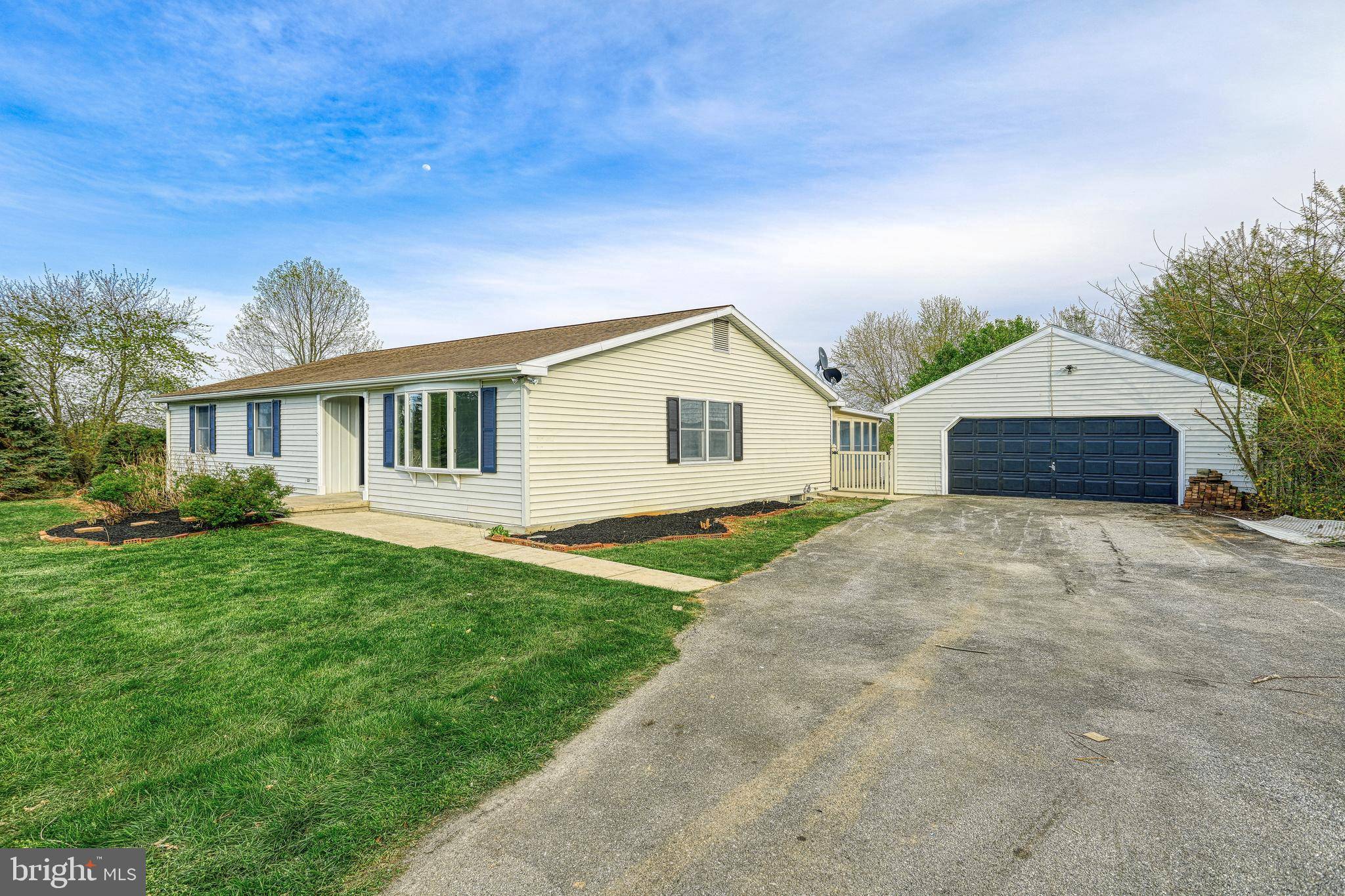 Stewartstown, PA 17363,8038 HICKORY RD