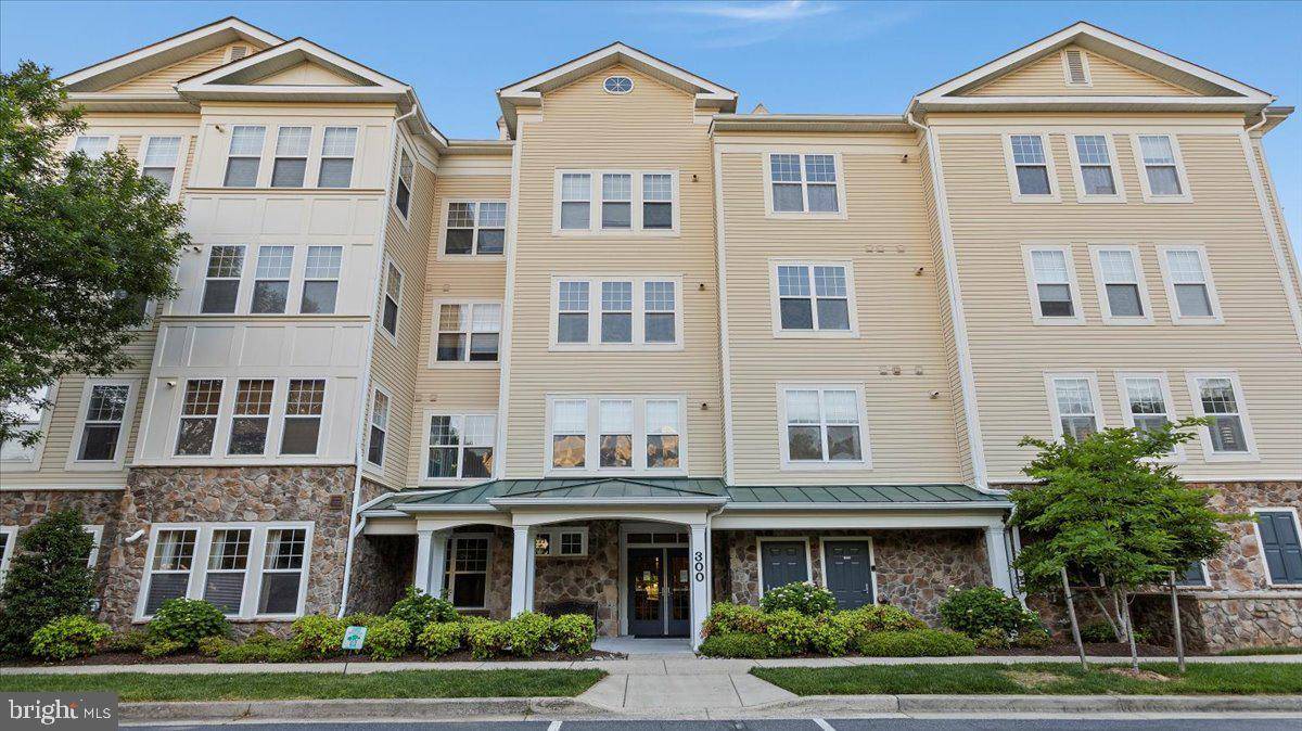 Gaithersburg, MD 20878,300 HIGH GABLES DR #403