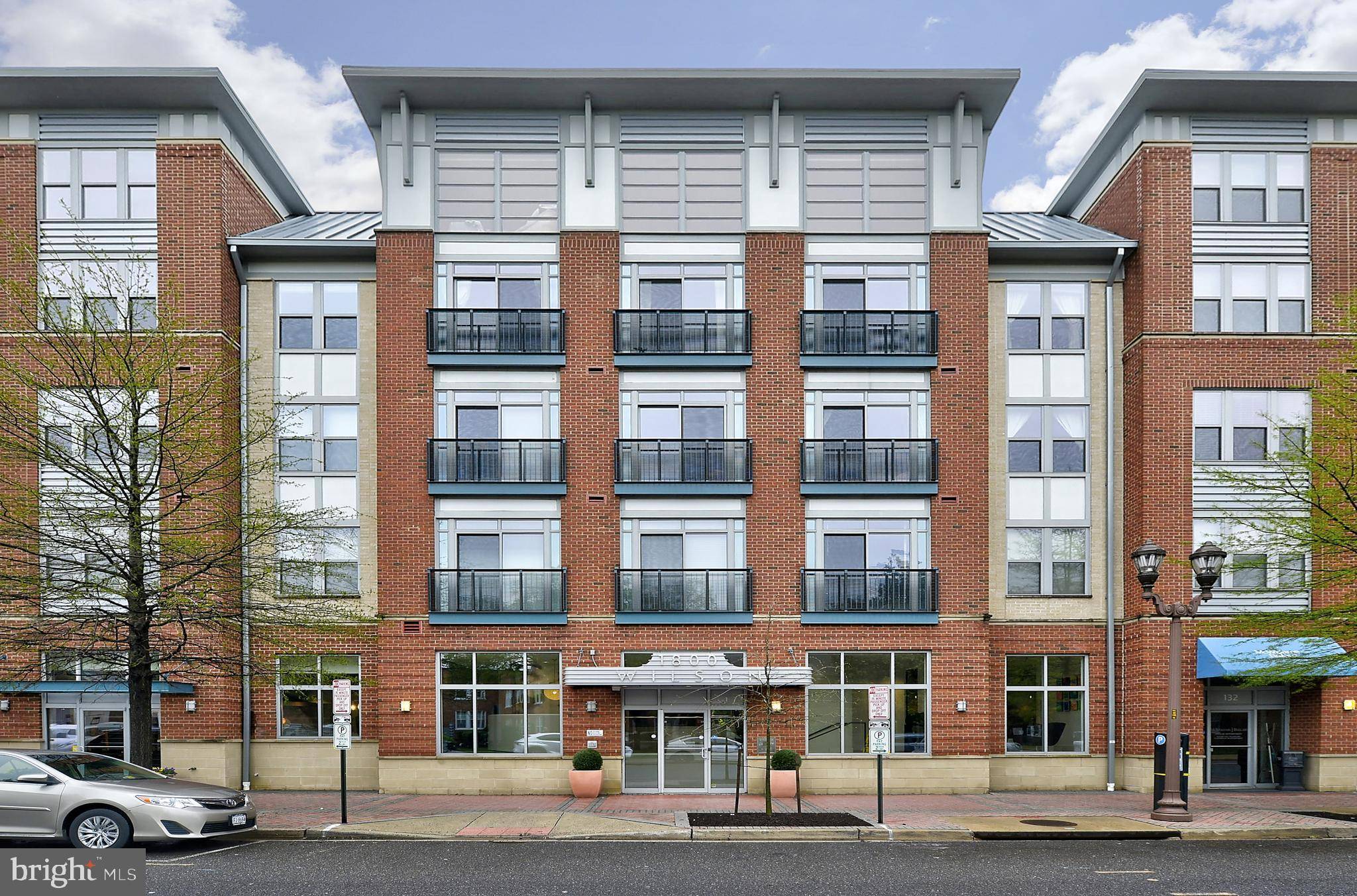 Arlington, VA 22201,1800 WILSON BLVD #332