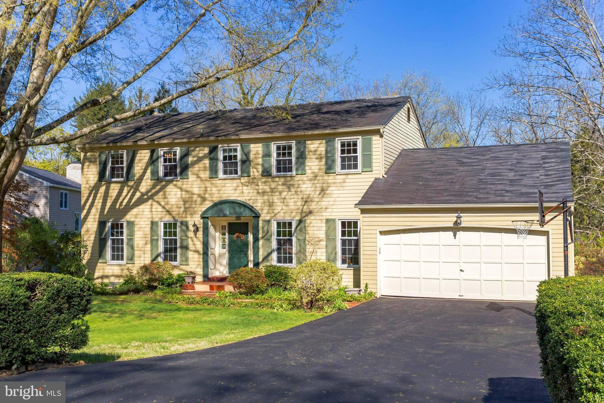 Media, PA 19063,696 MEADOWBROOK LN