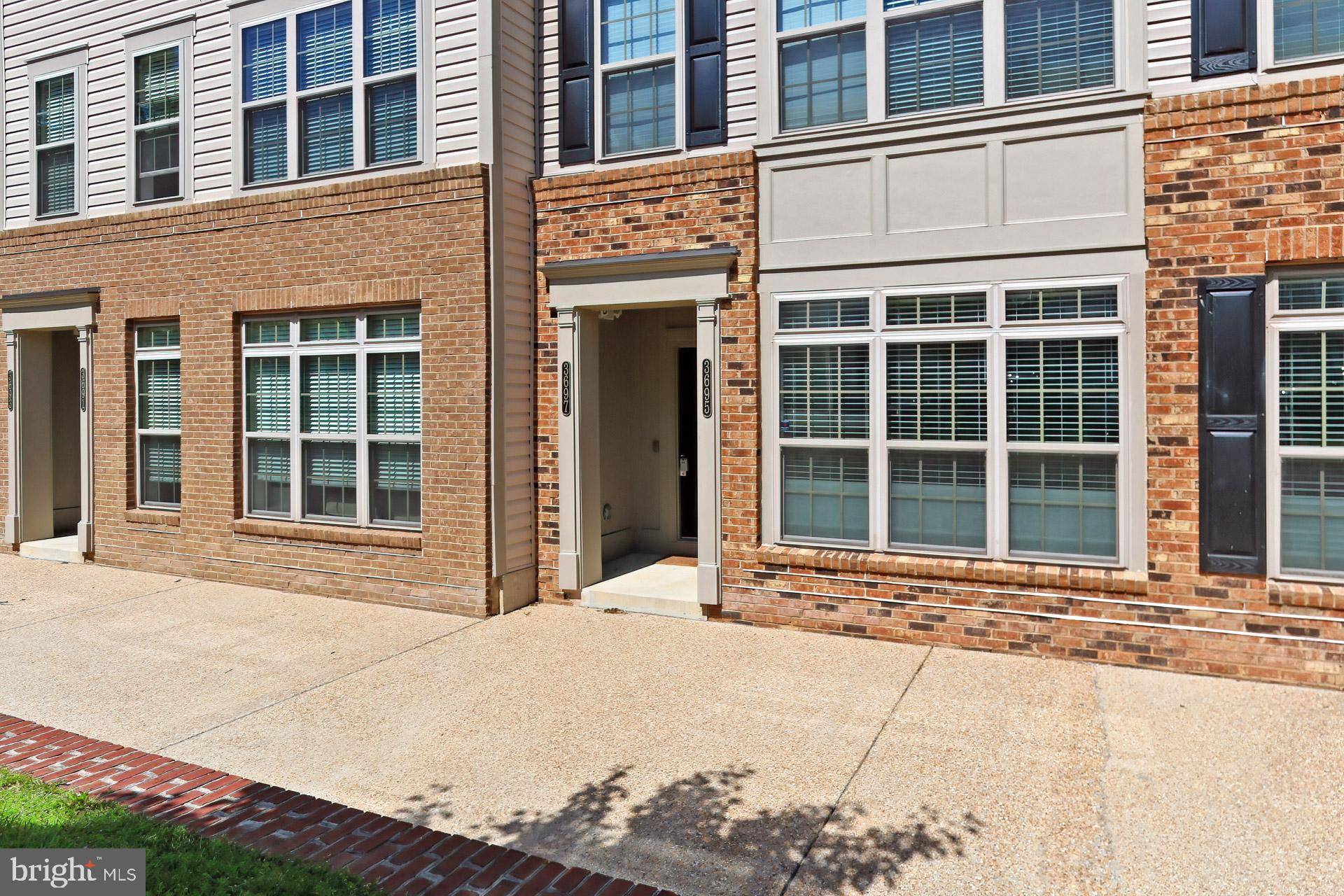 Woodbridge, VA 22193,3697 CHIPPENDALE CIR