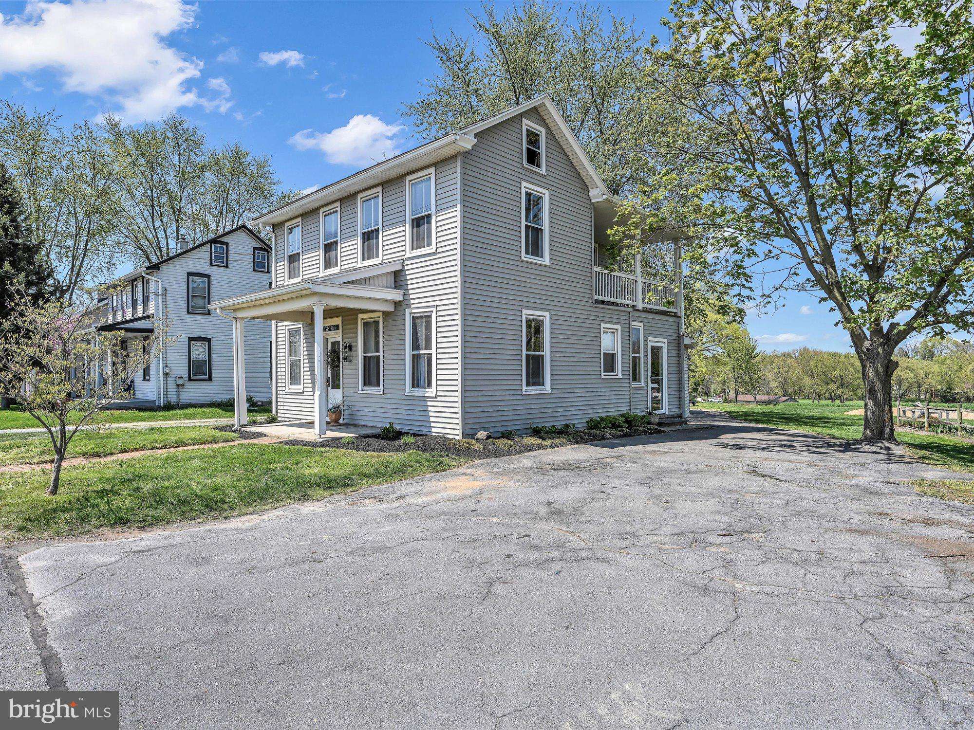 Leola, PA 17540,37 LOCUST ST