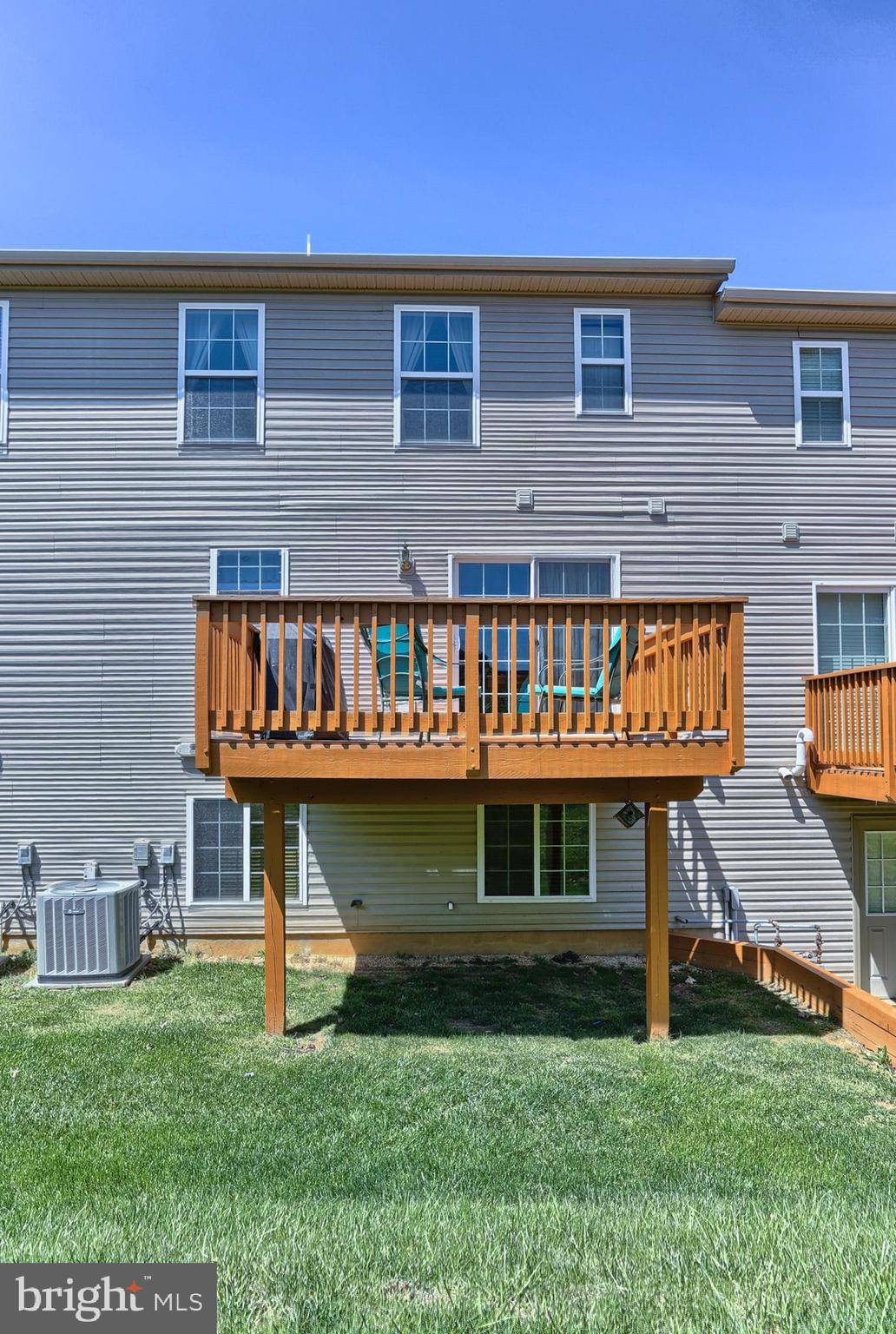 Mechanicsburg, PA 17055,582 MEADOW CROFT CIR