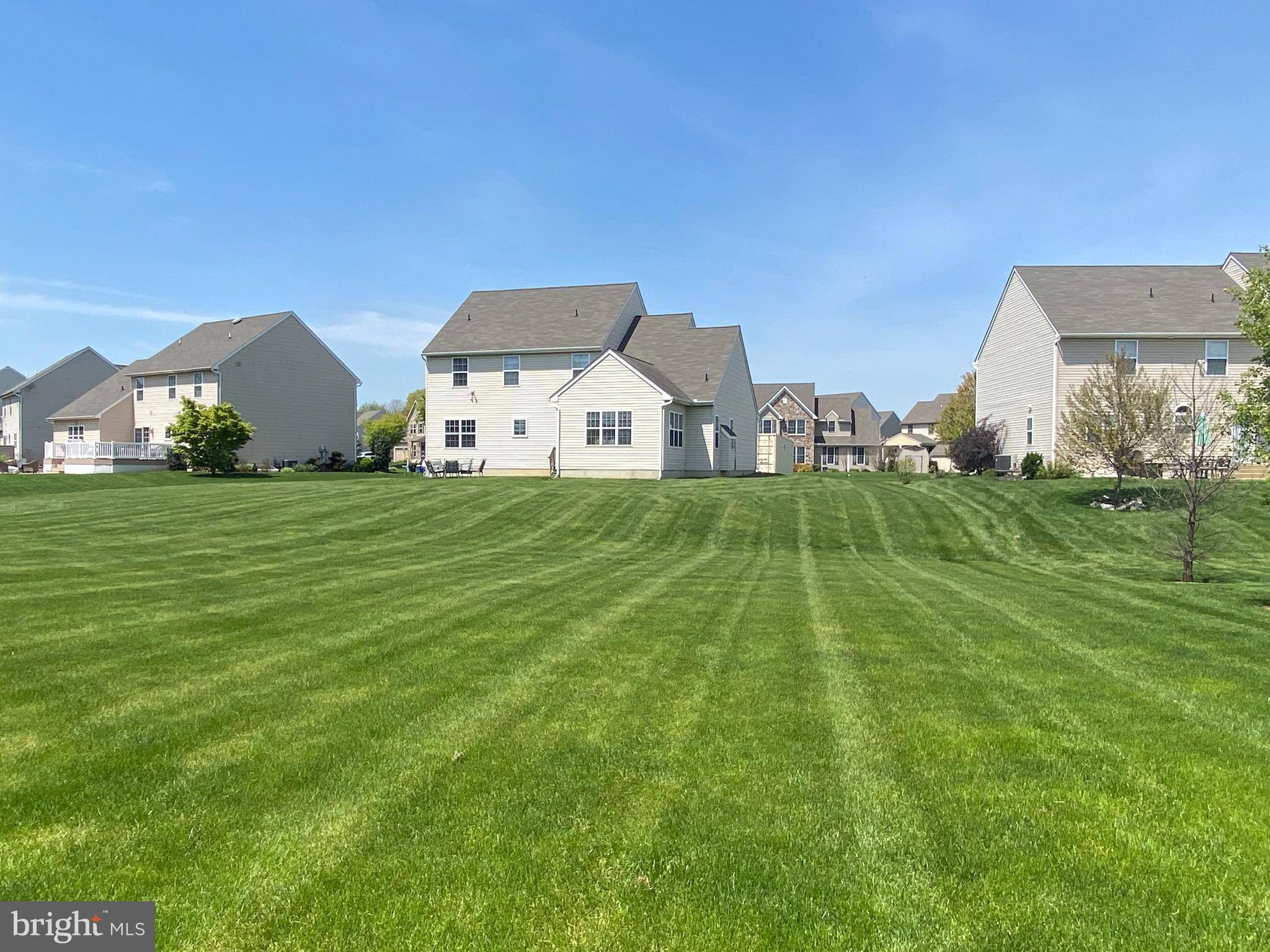 Leola, PA 17540,298 WILLOW DELL LN