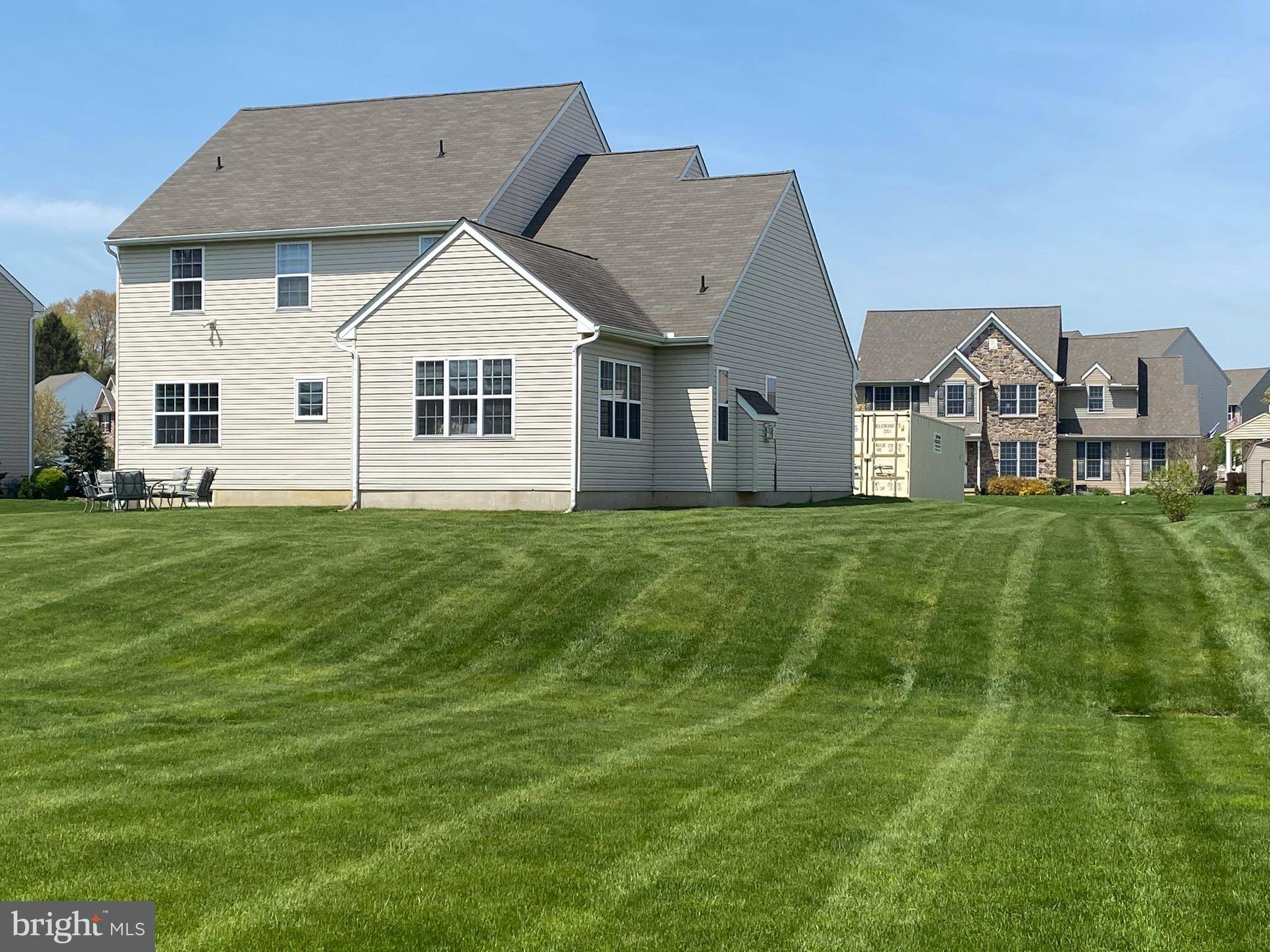 Leola, PA 17540,298 WILLOW DELL LN