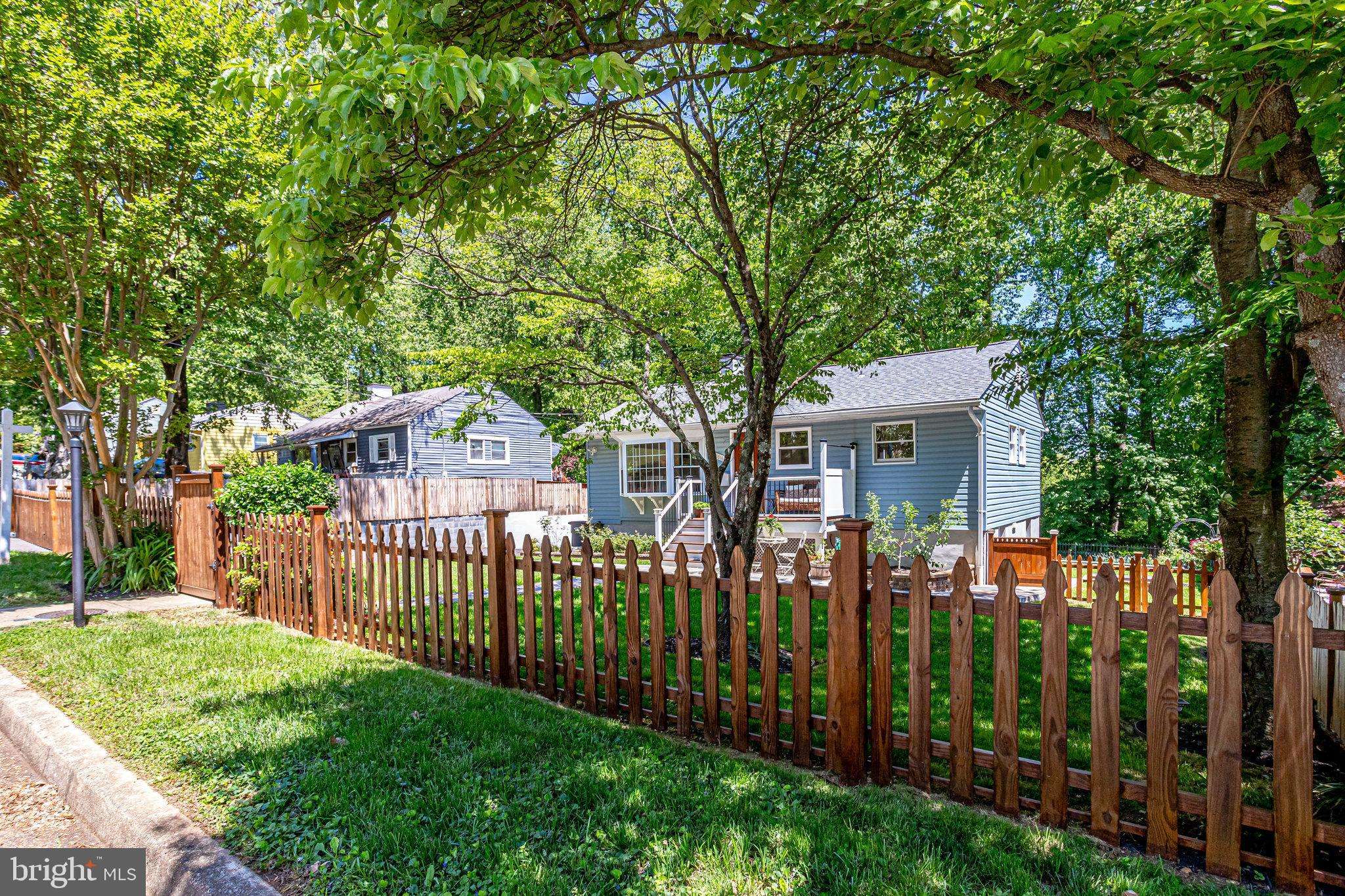 Falls Church, VA 22041,3816 PINEWOOD TER