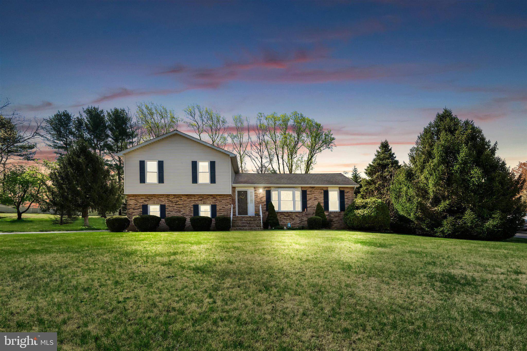 Hamilton, NJ 08620,7 NALBONE CT