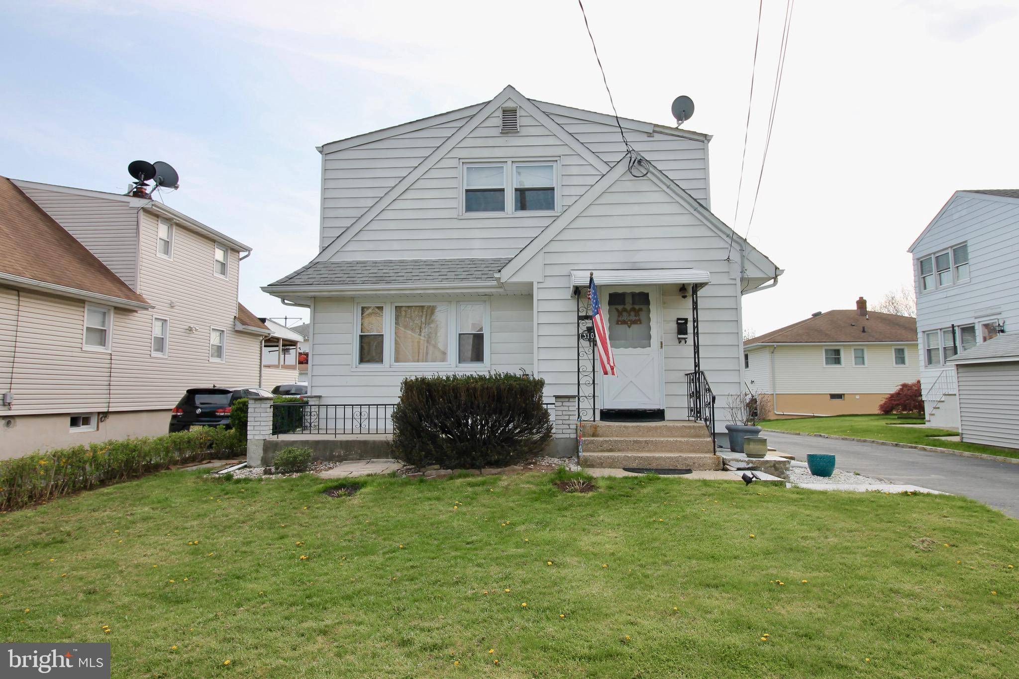 Linden, NJ 07036,1310 EMMA PL